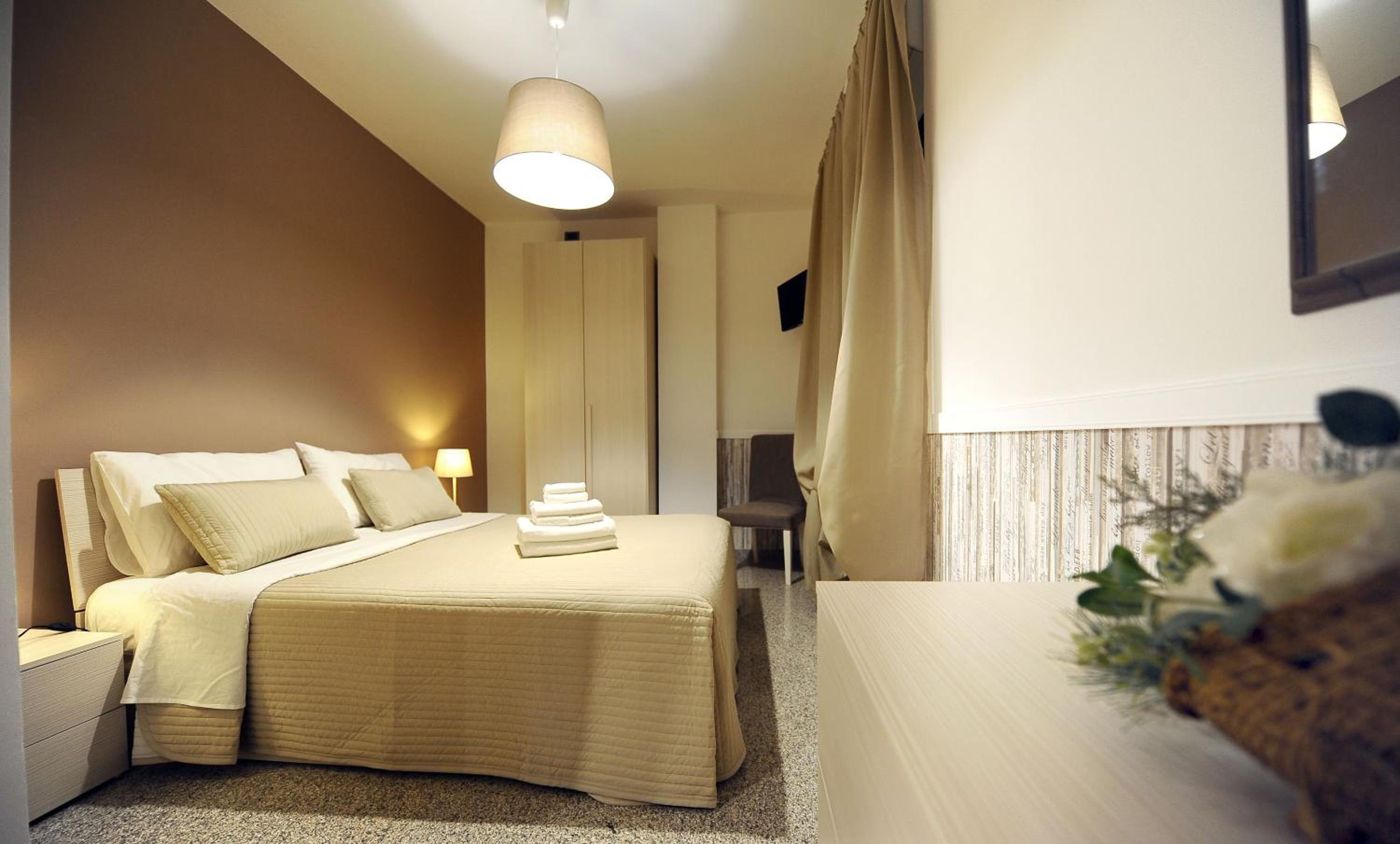 Two-Bedroom Apartment - Photo 23