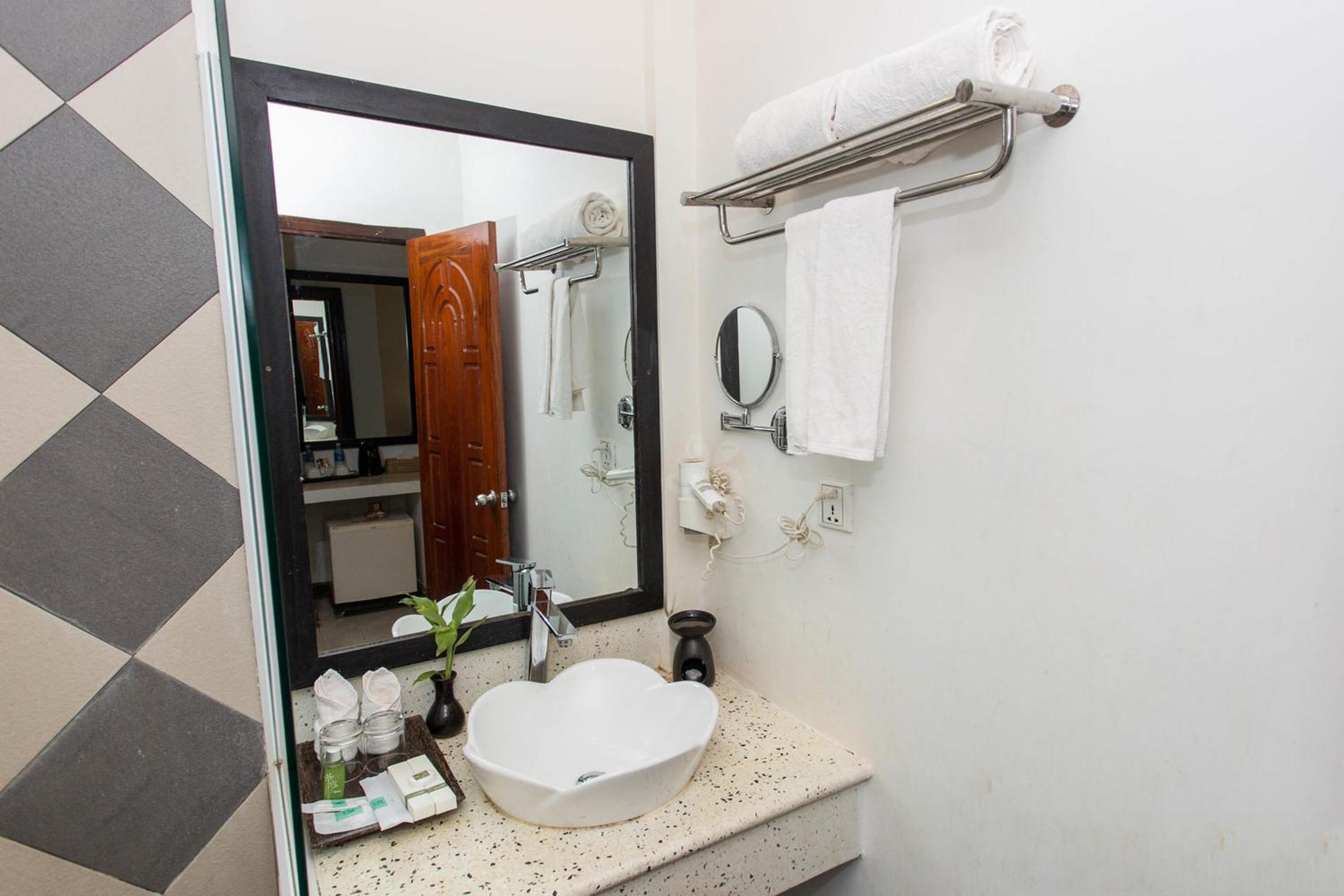 Apsara Studio Double with Balcony - Photo 6