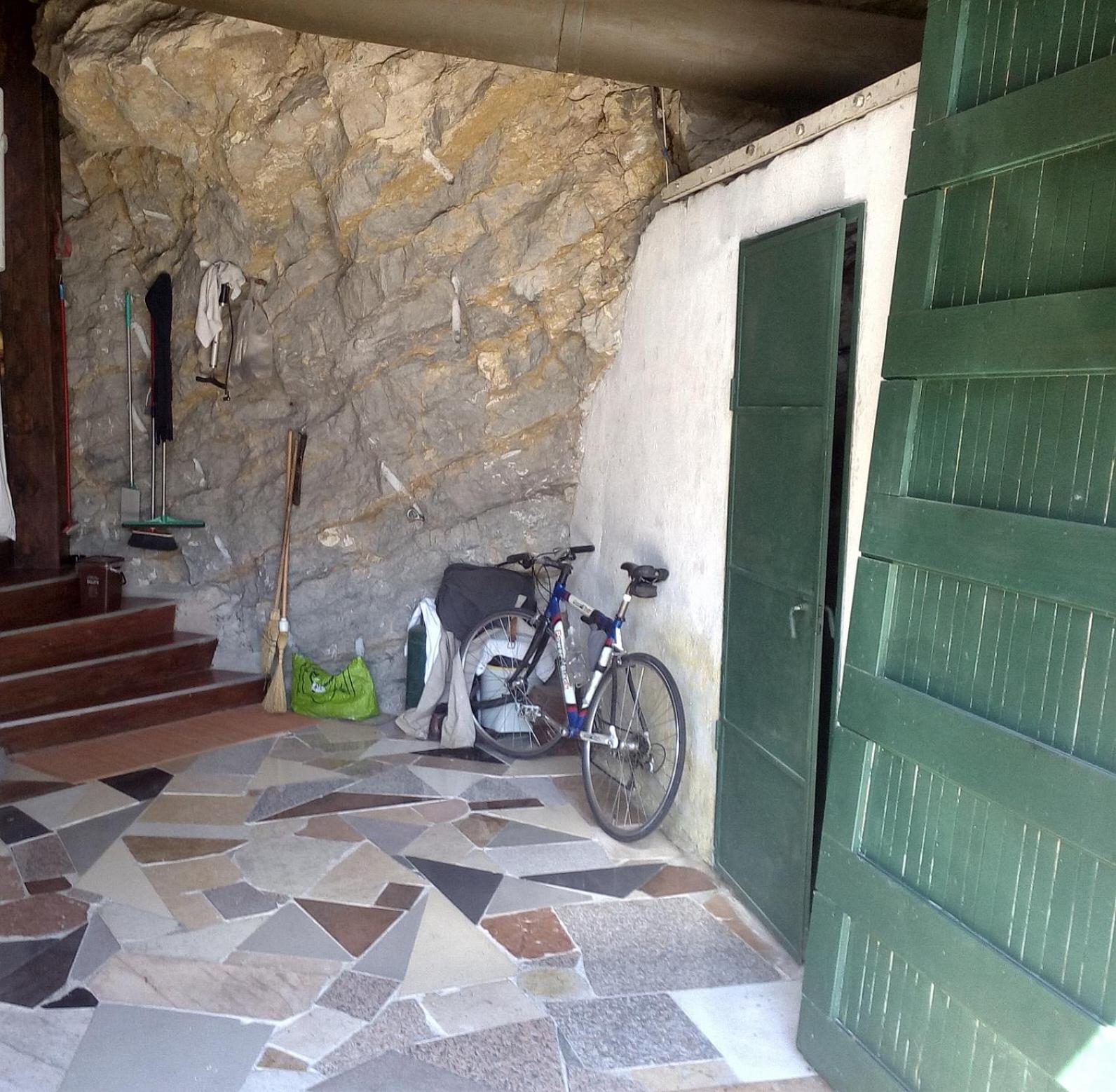 Villa with lake View photo 2