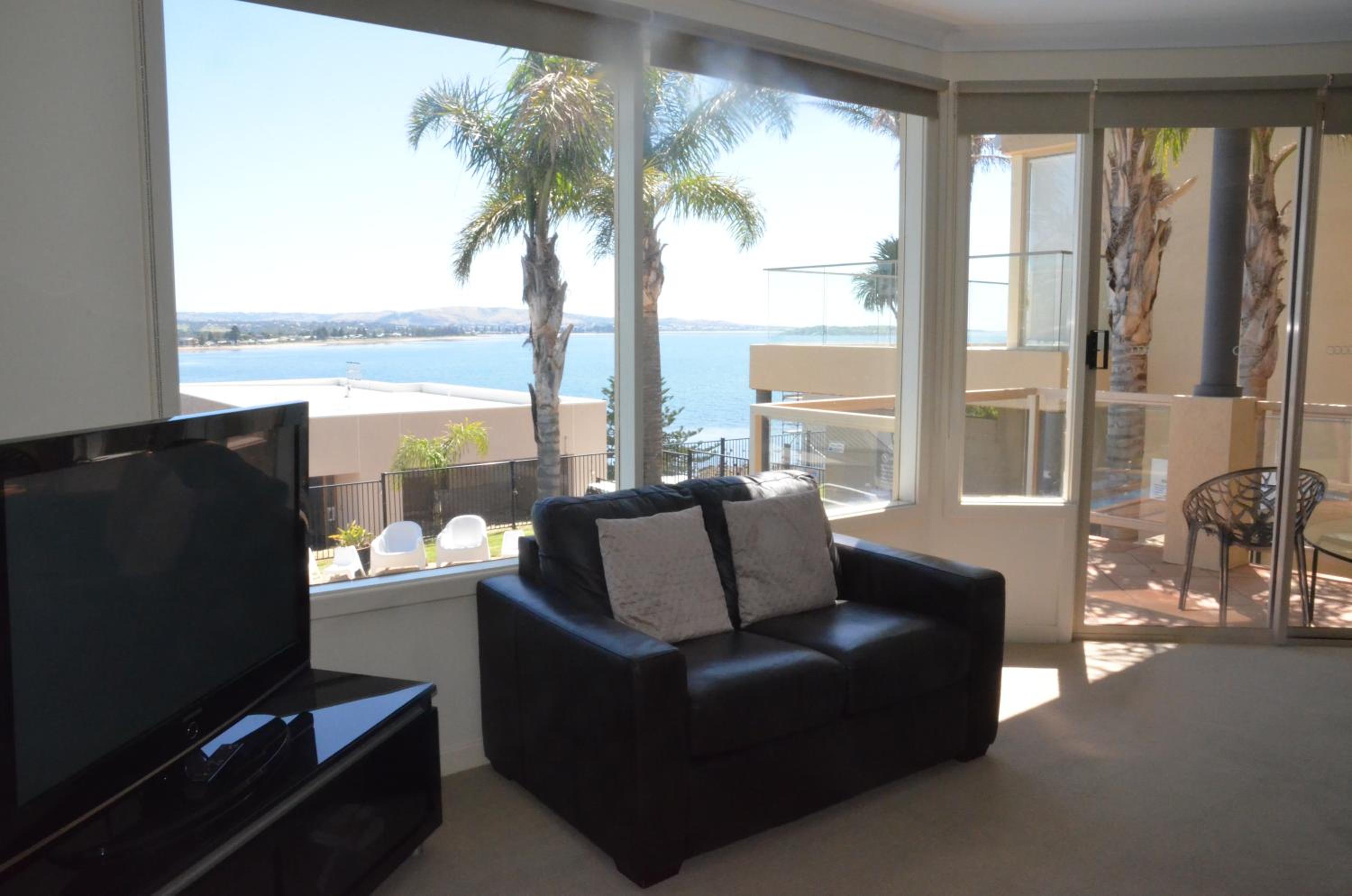 Studio with Pool View photo 2