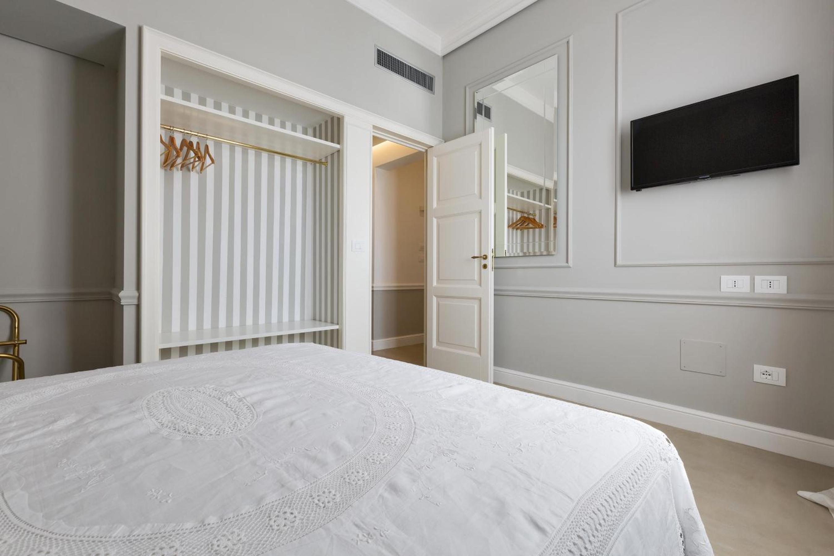 Deluxe Suite photo 2