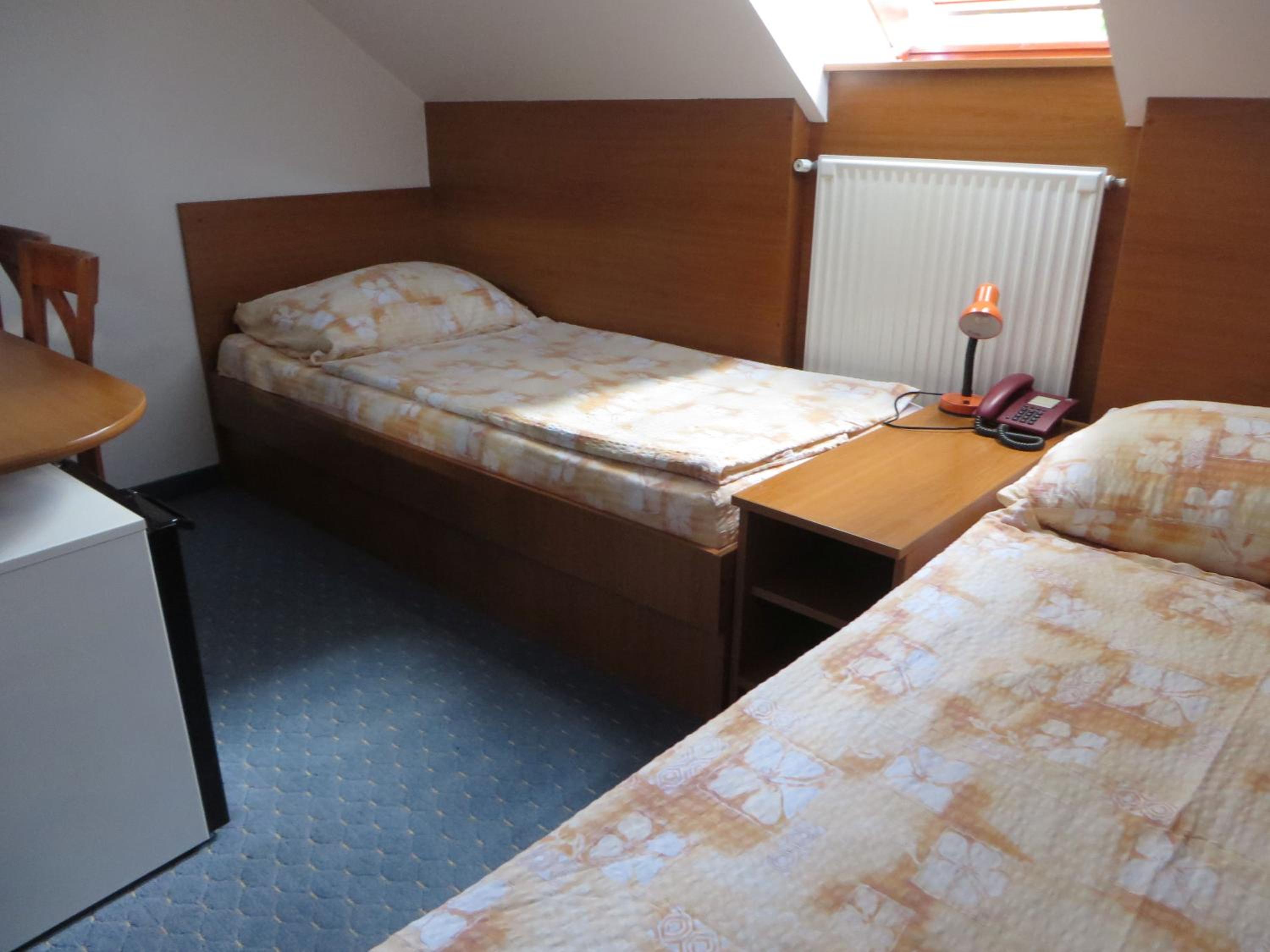 Economy Twin Room photo 1