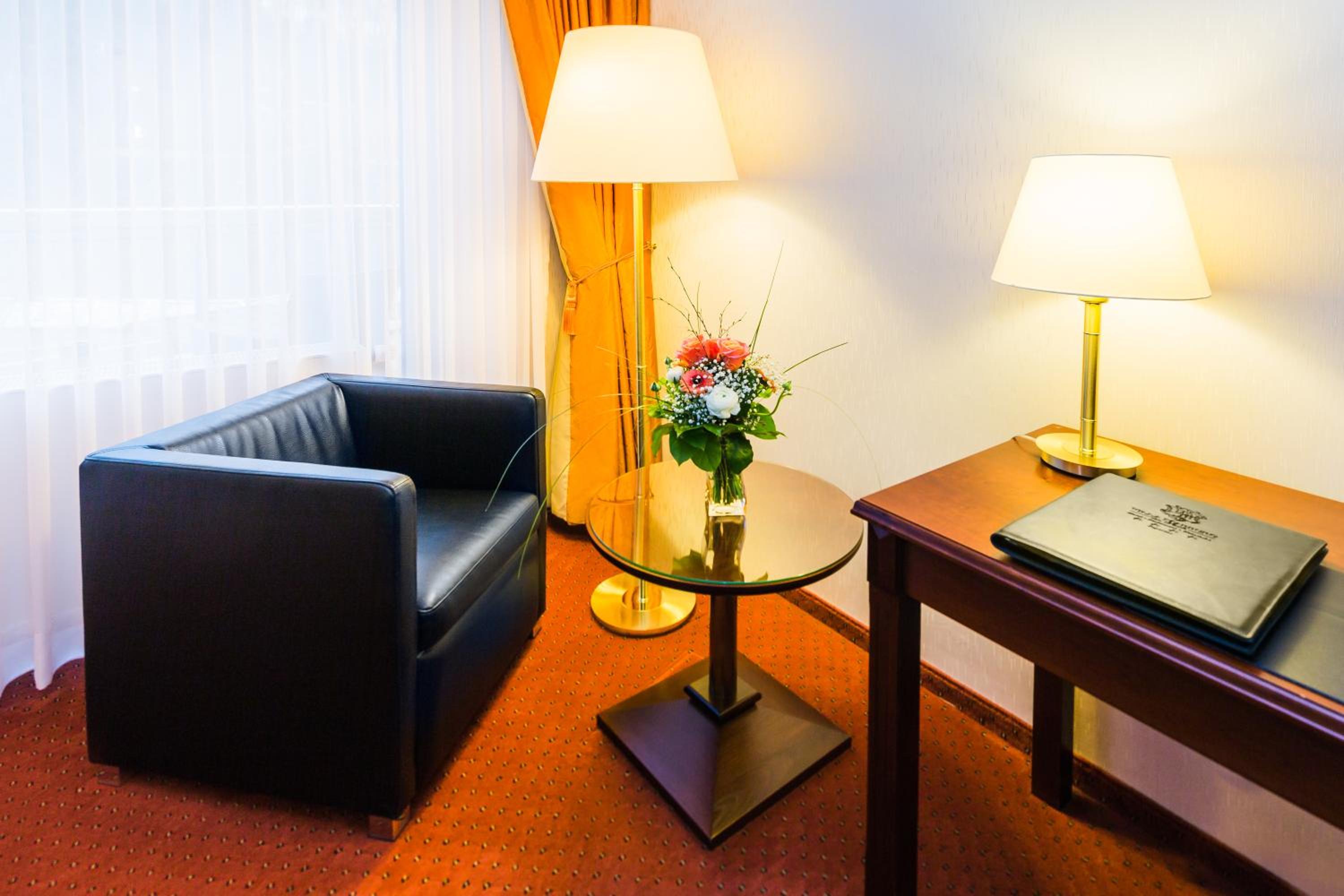 Double Room with Balcony - Photo 1
