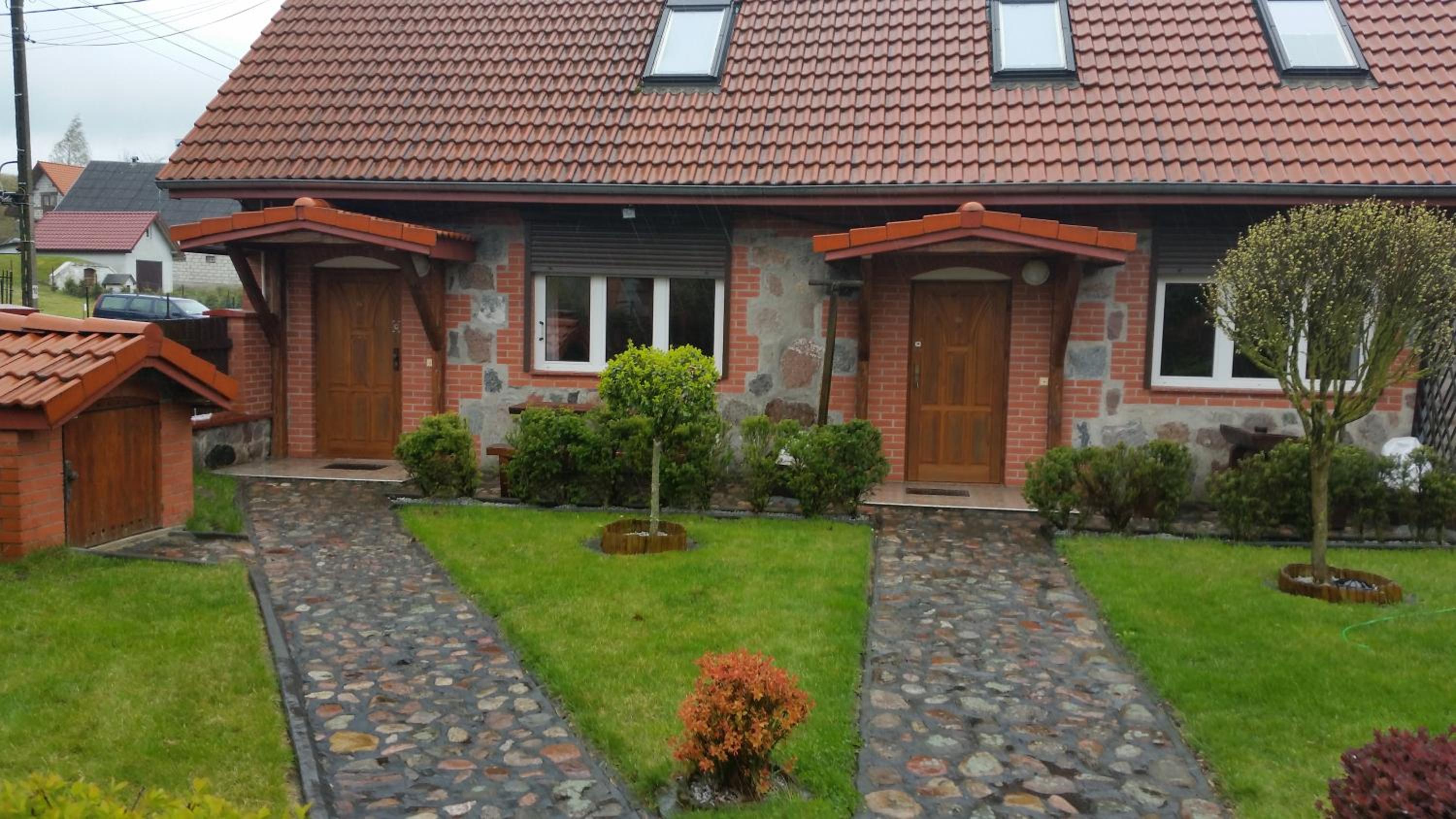 Three-Bedroom House - Photo 6