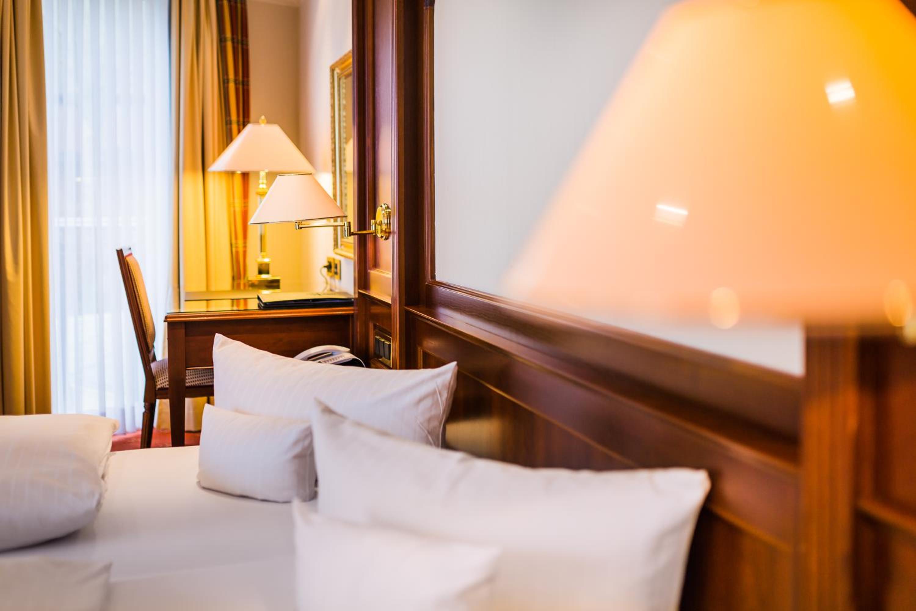 Double Room (1 Adult)