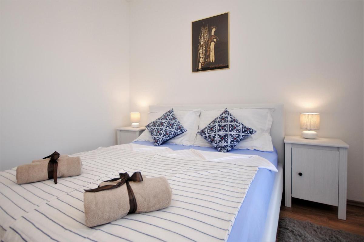 Three-Bedroom Apartment with Balcony