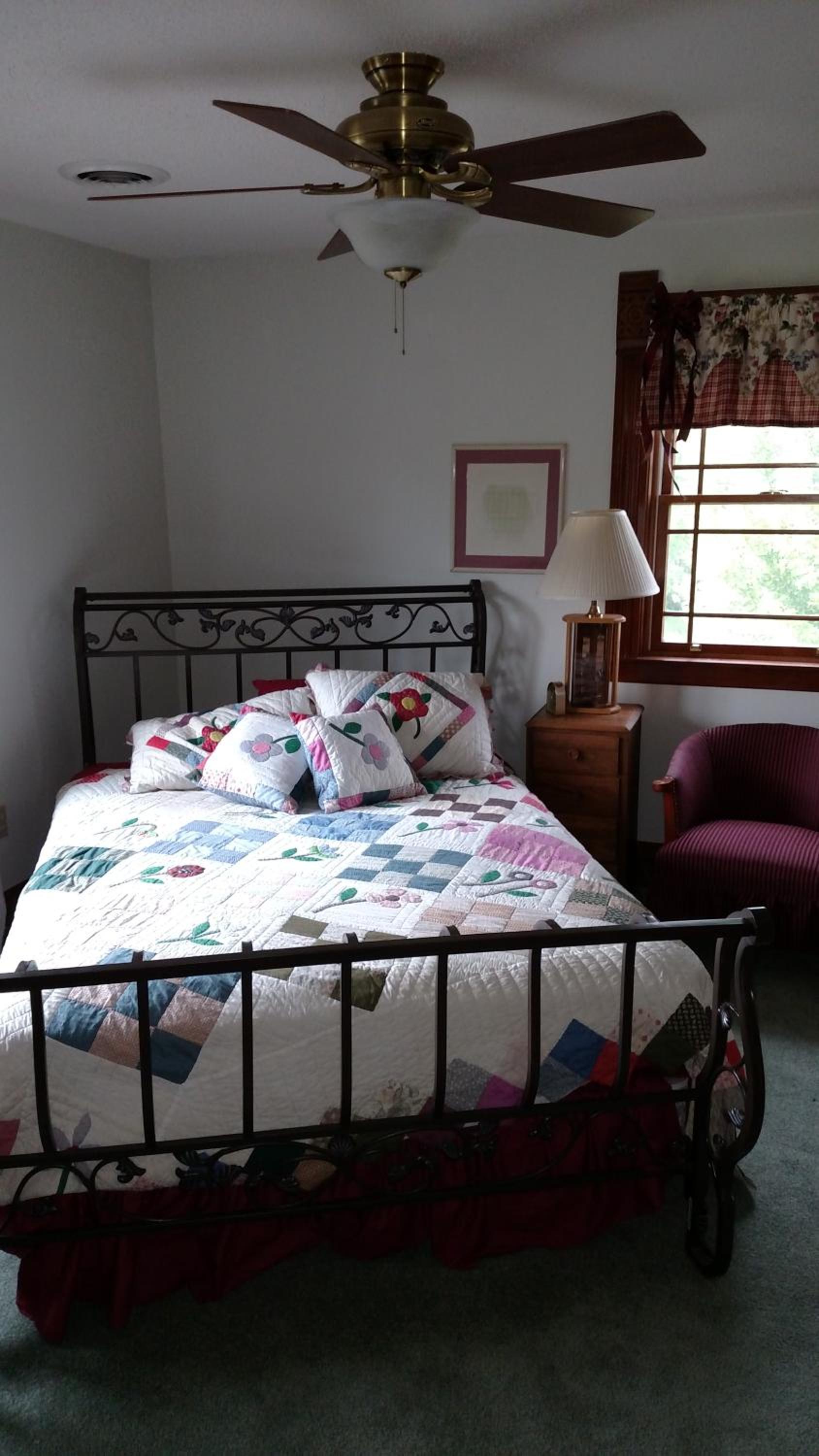 Knox - Double Room with Shared Bathroom photo 1