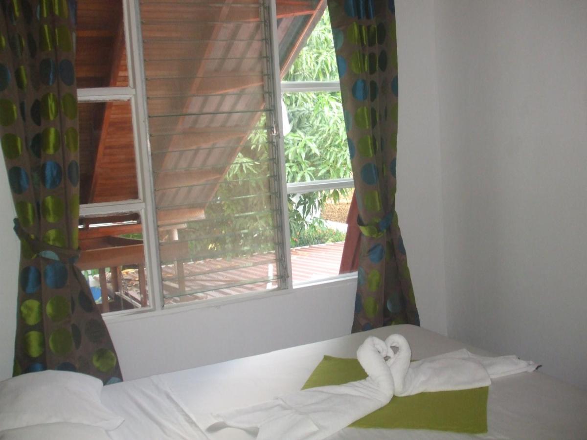 Double Room with Shared Bathroom 4 no A/C
