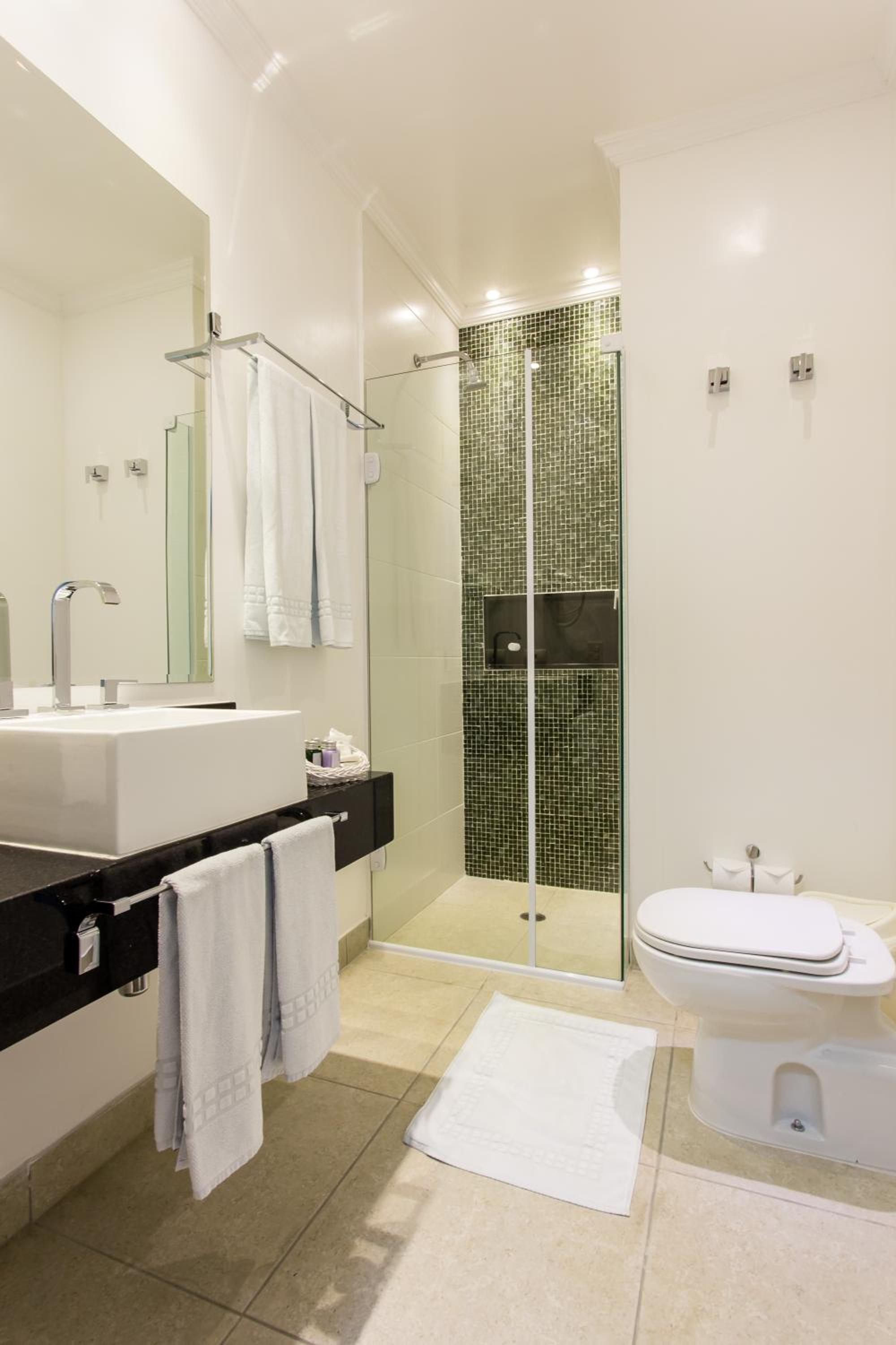 Standard Double or Twin Room thumbnail 5