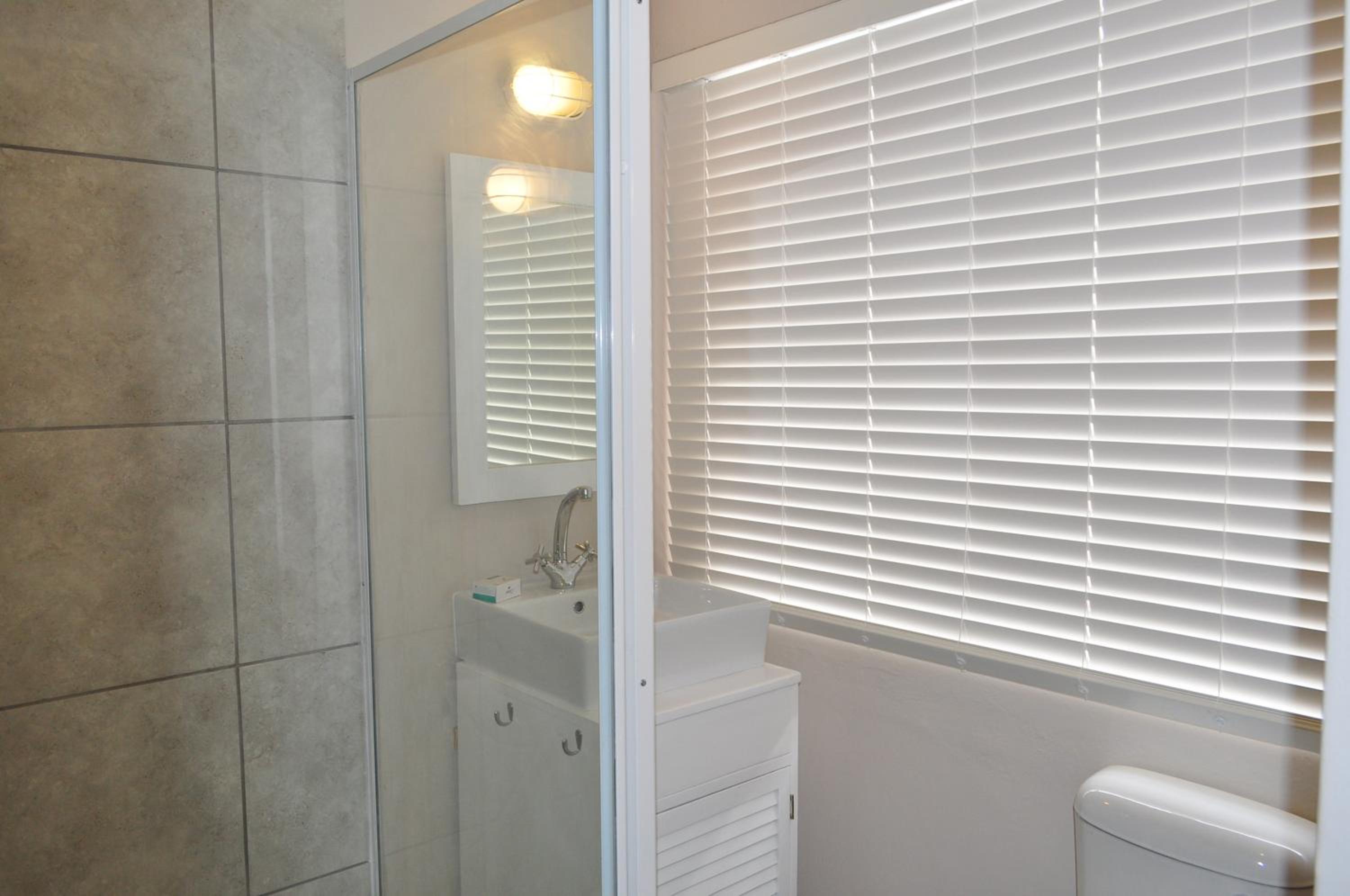 Deluxe Double Room with Shower photo 3