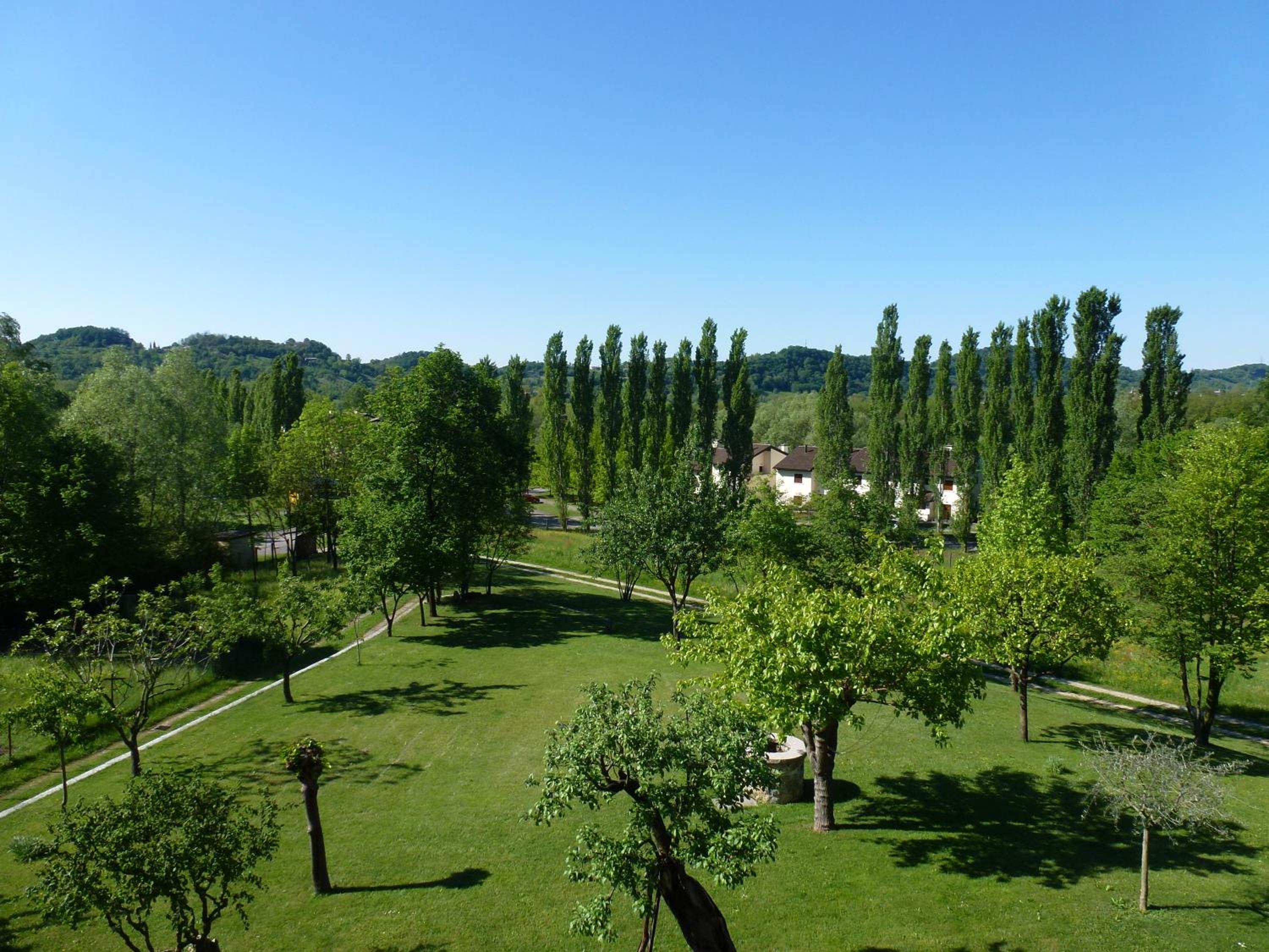 Deluxe Double or Twin Room with Garden View photo 2