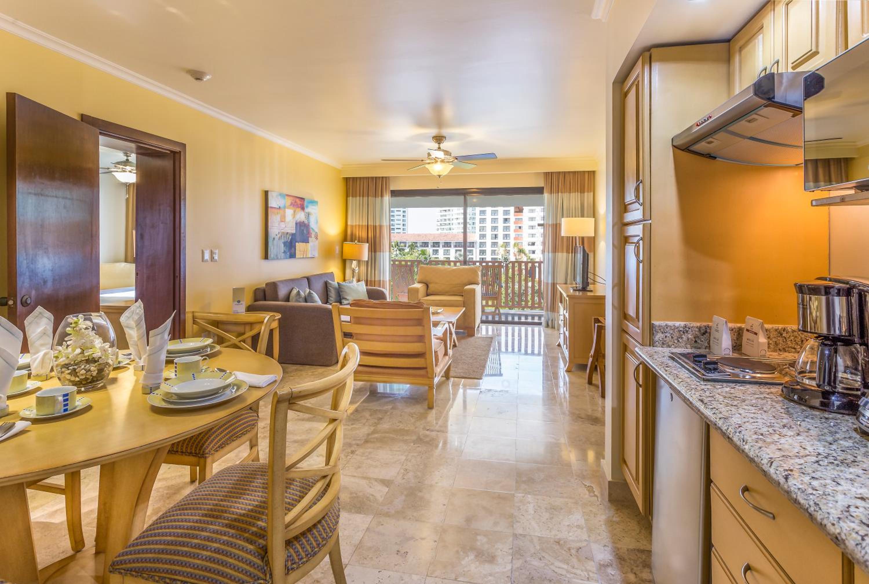 One-Bedroom Premium Master Suite with Garden View