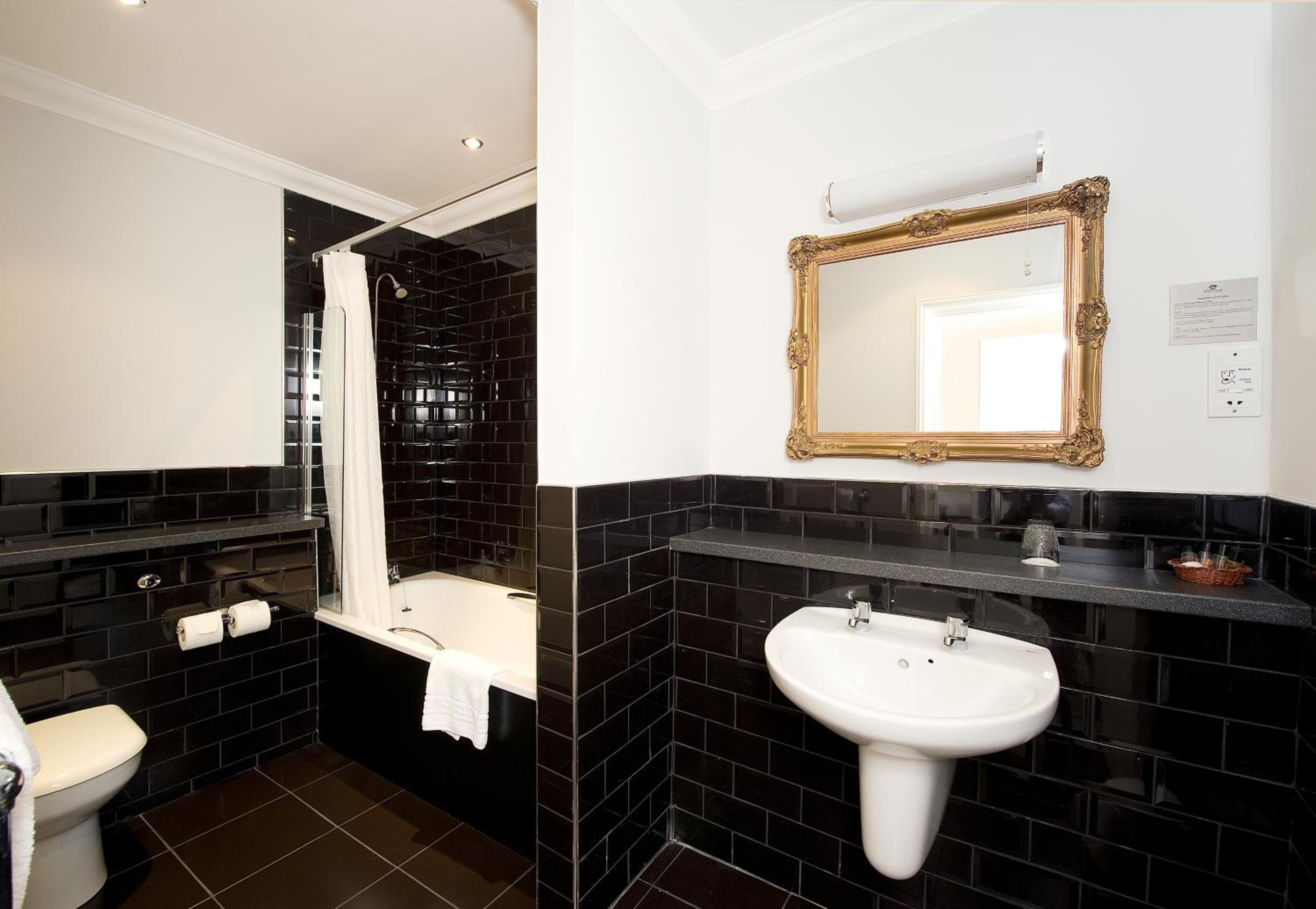 Double Room - Photo 4