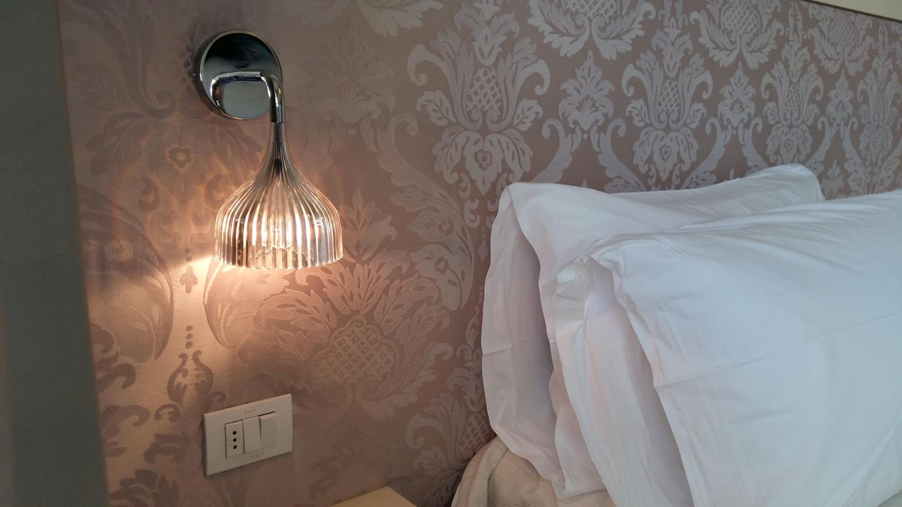 Classic Double or Twin Room - Photo 4