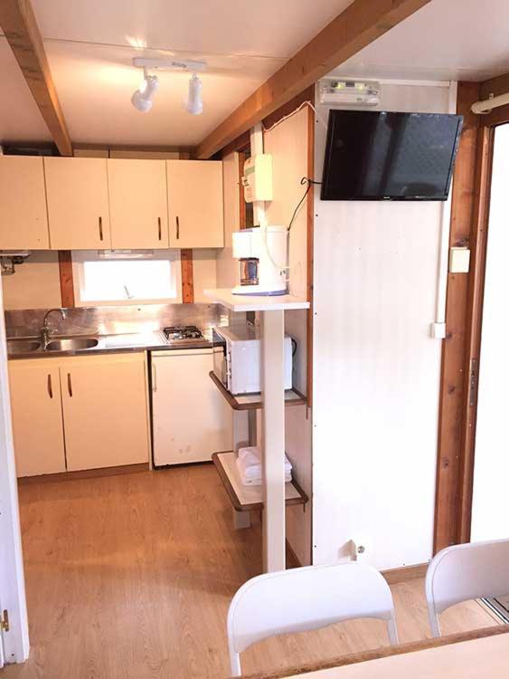 Two-Bedroom Bungalow (1-5 Adults) - Photo 3