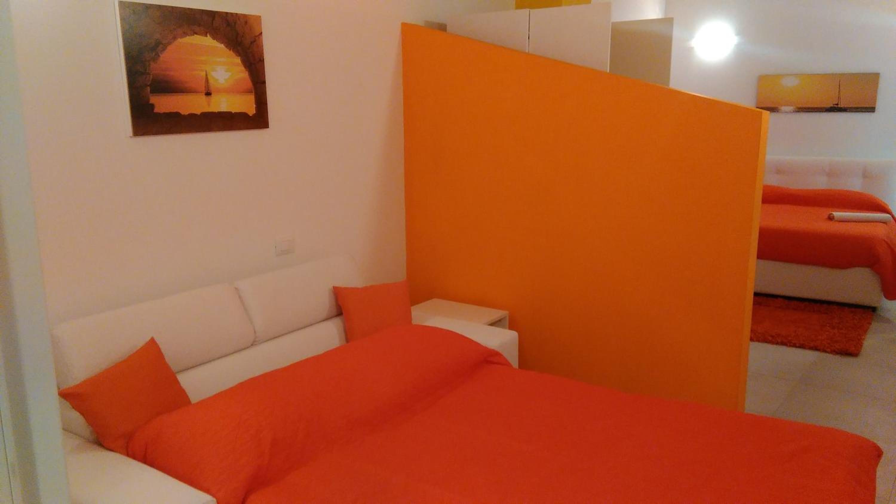 One-Bedroom Apartment - Photo 3