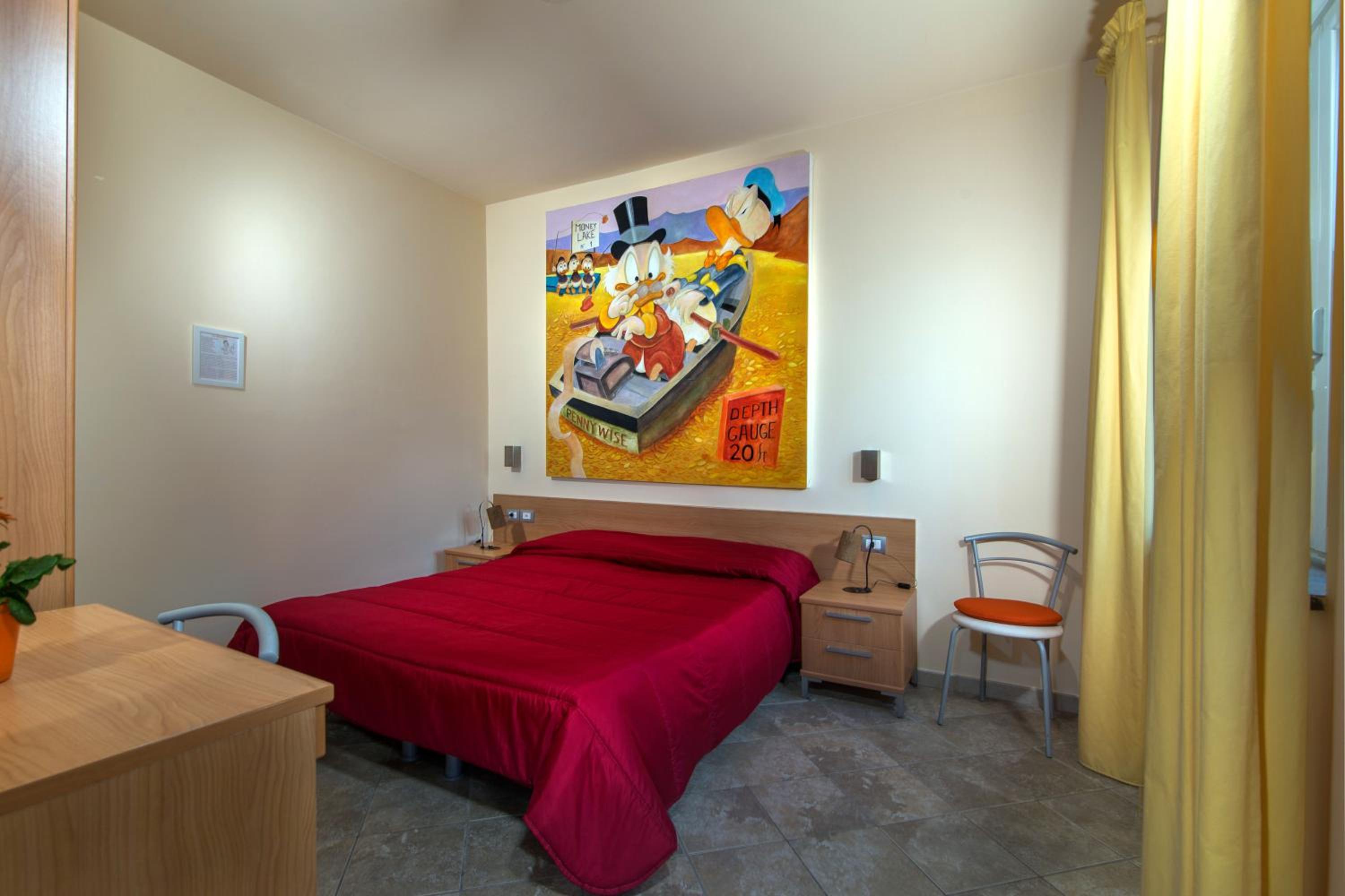 One-Bedroom Apartment photo 1