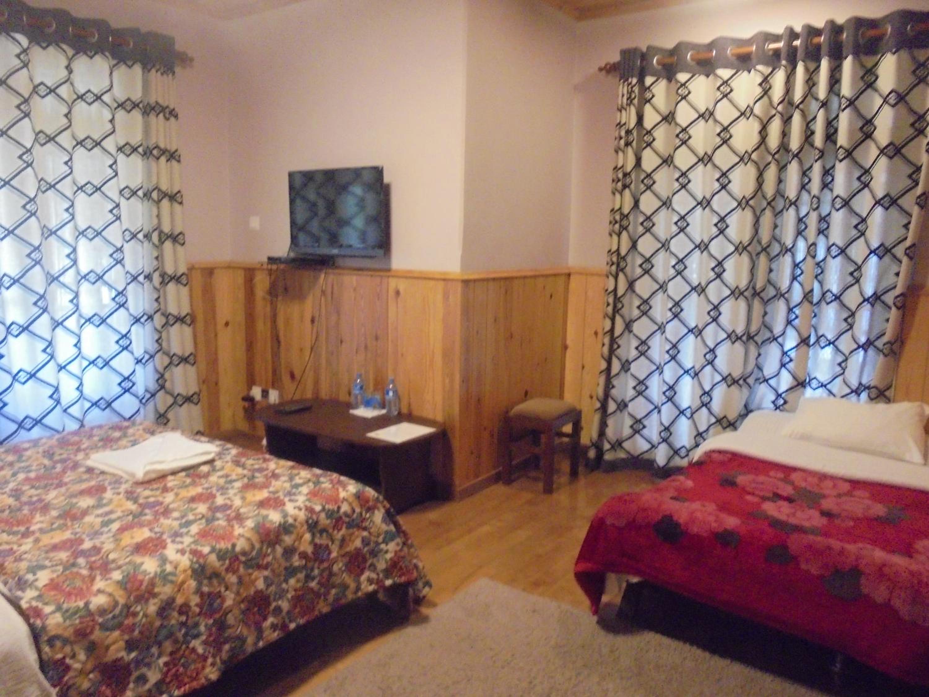 Deluxe Queen Room photo 3