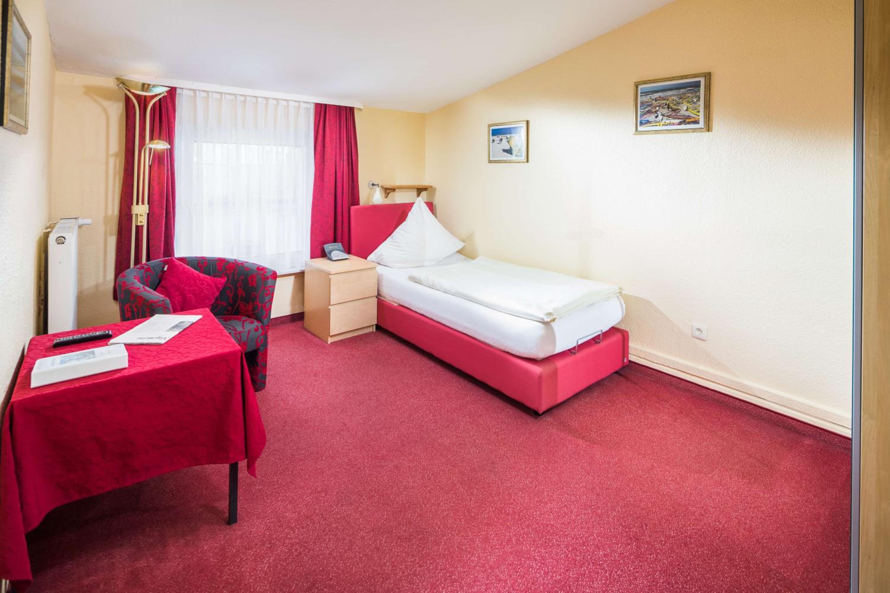 Single Room photo 1
