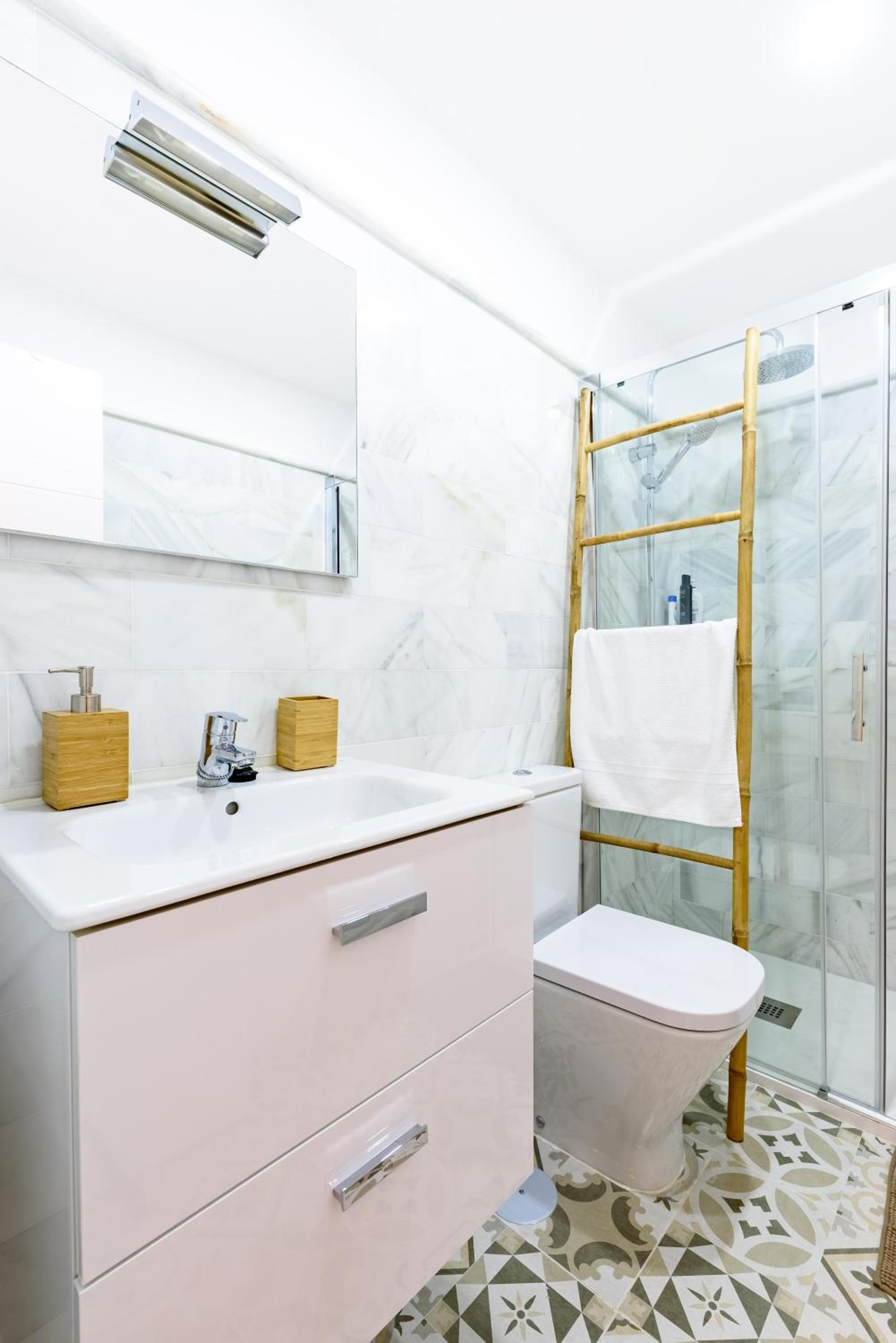 Apartment - Photo 8