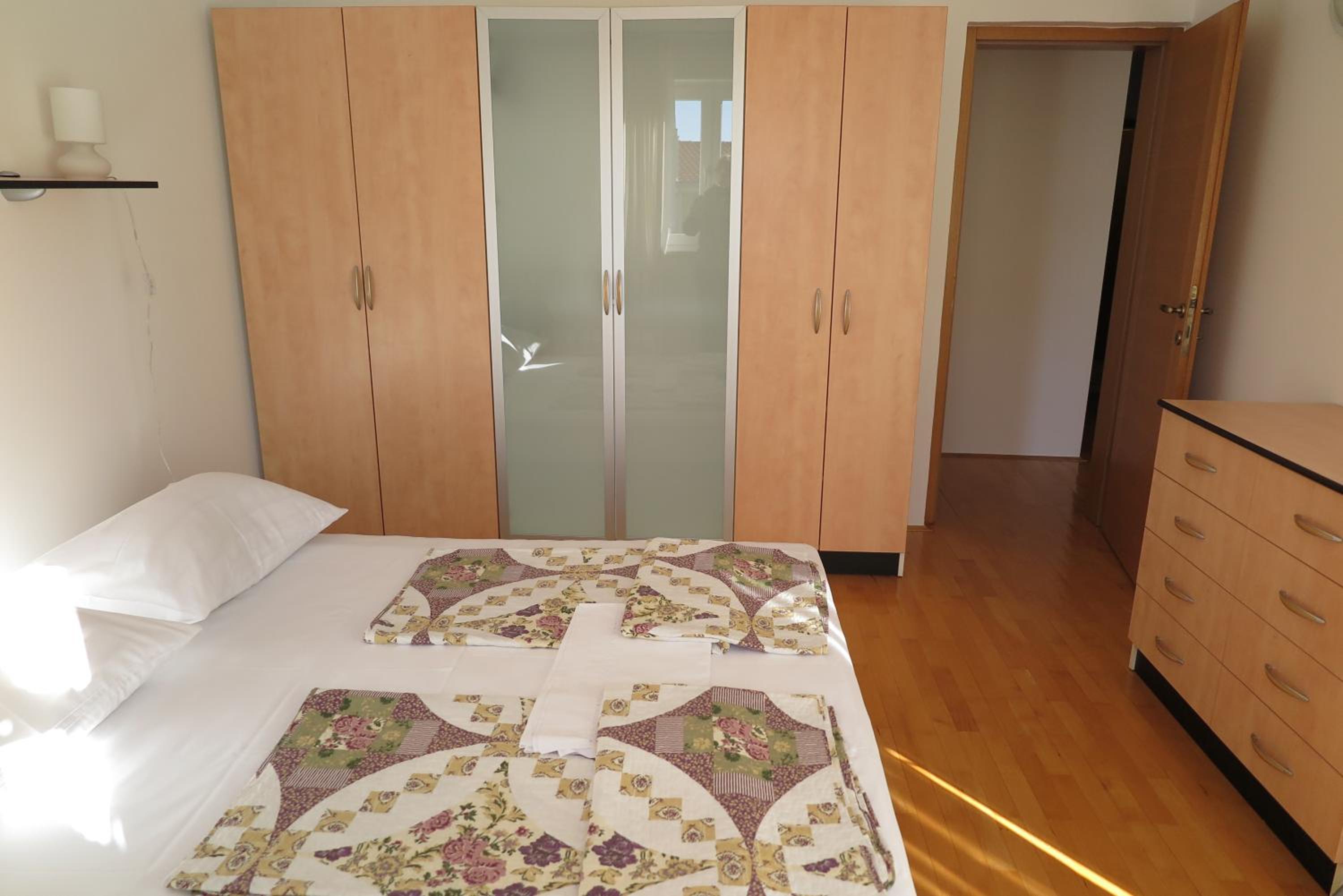 Apartment with Balcony photo 3