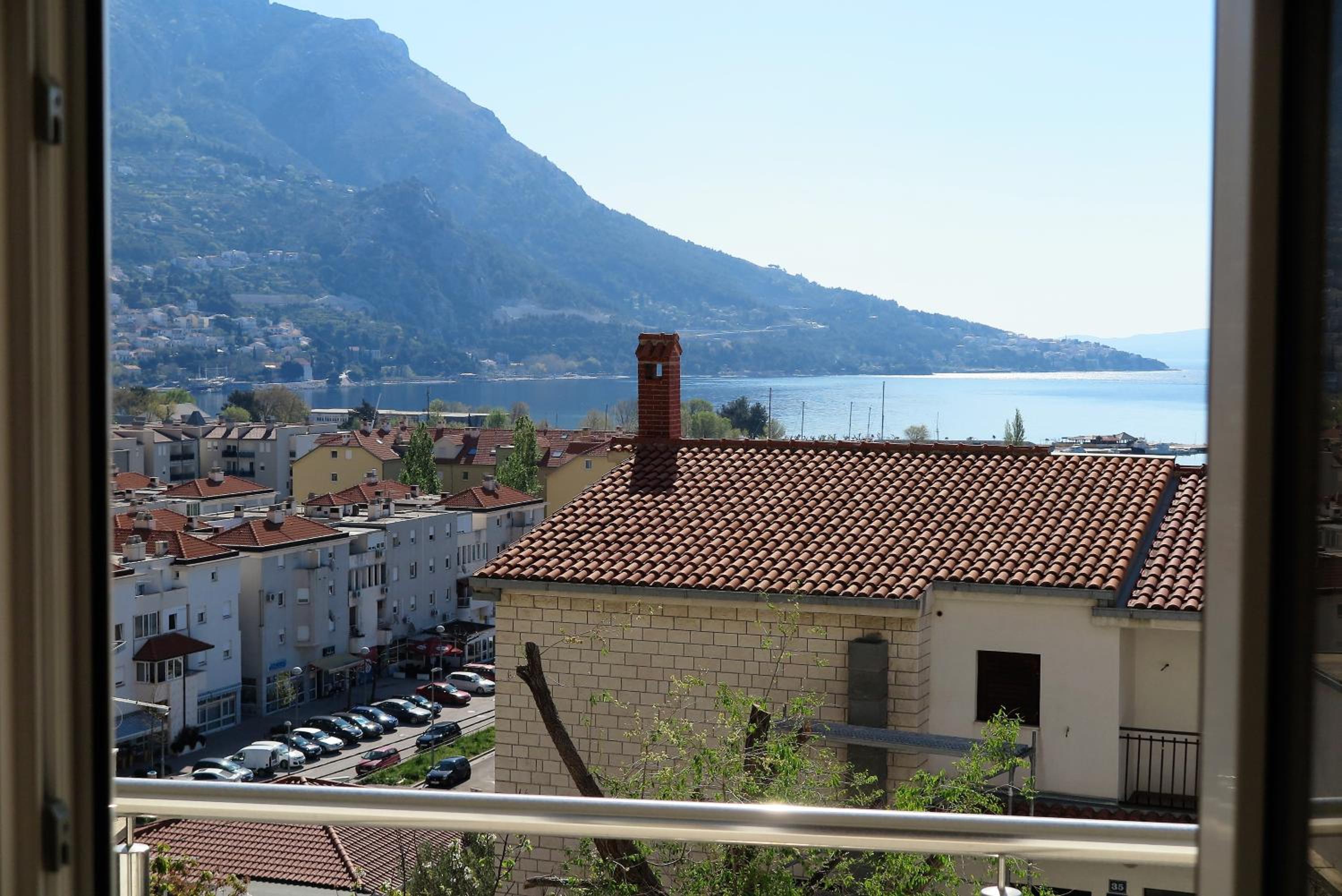 Apartment with Balcony photo 1