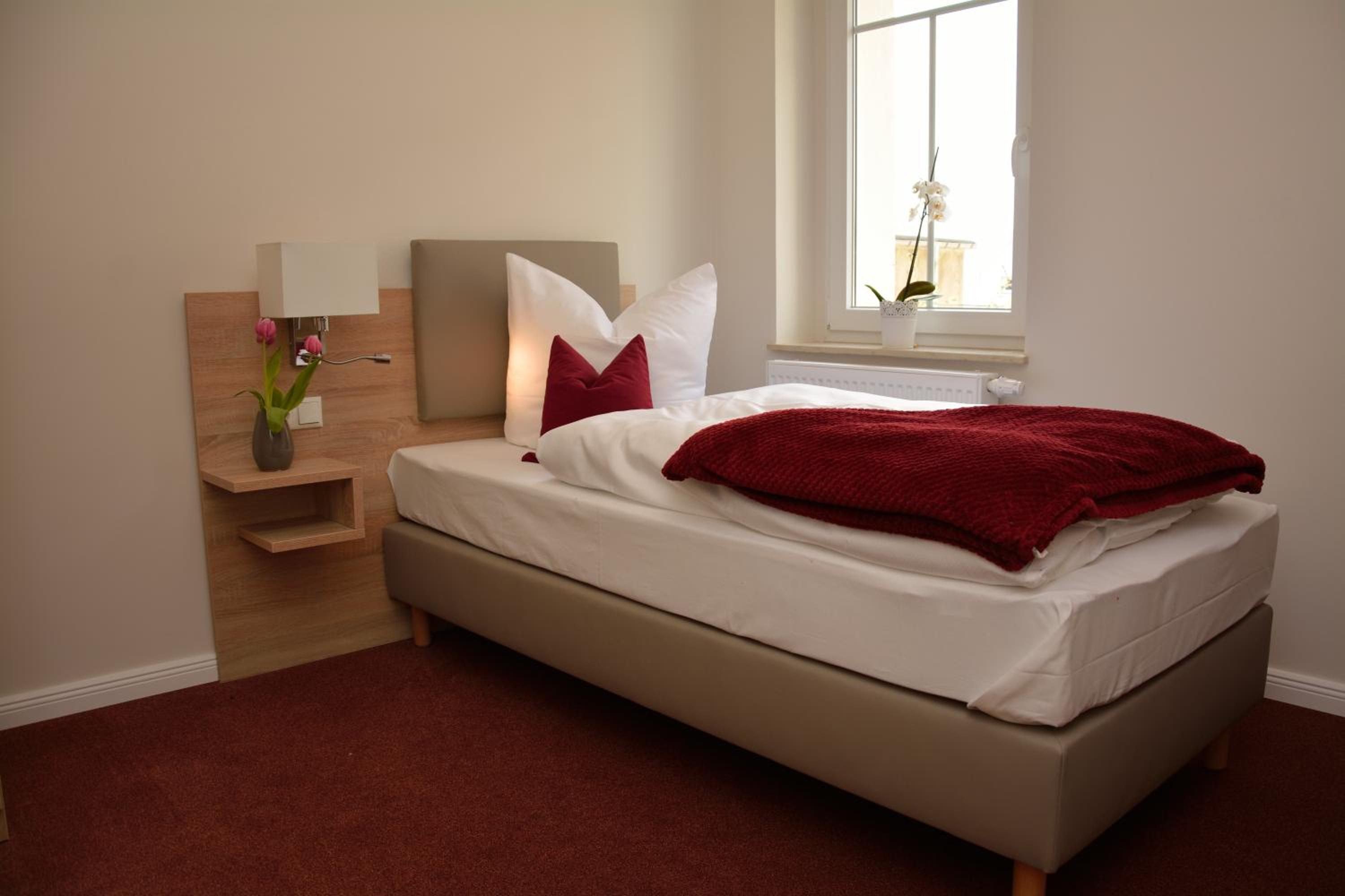 Single Room with Private Bathroom photo 3