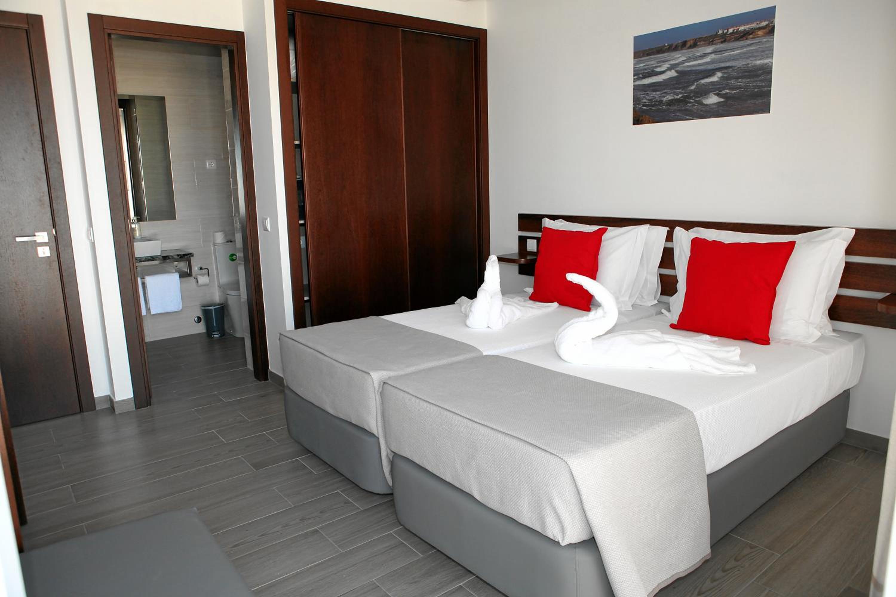 Twin Room with Balcony photo 2