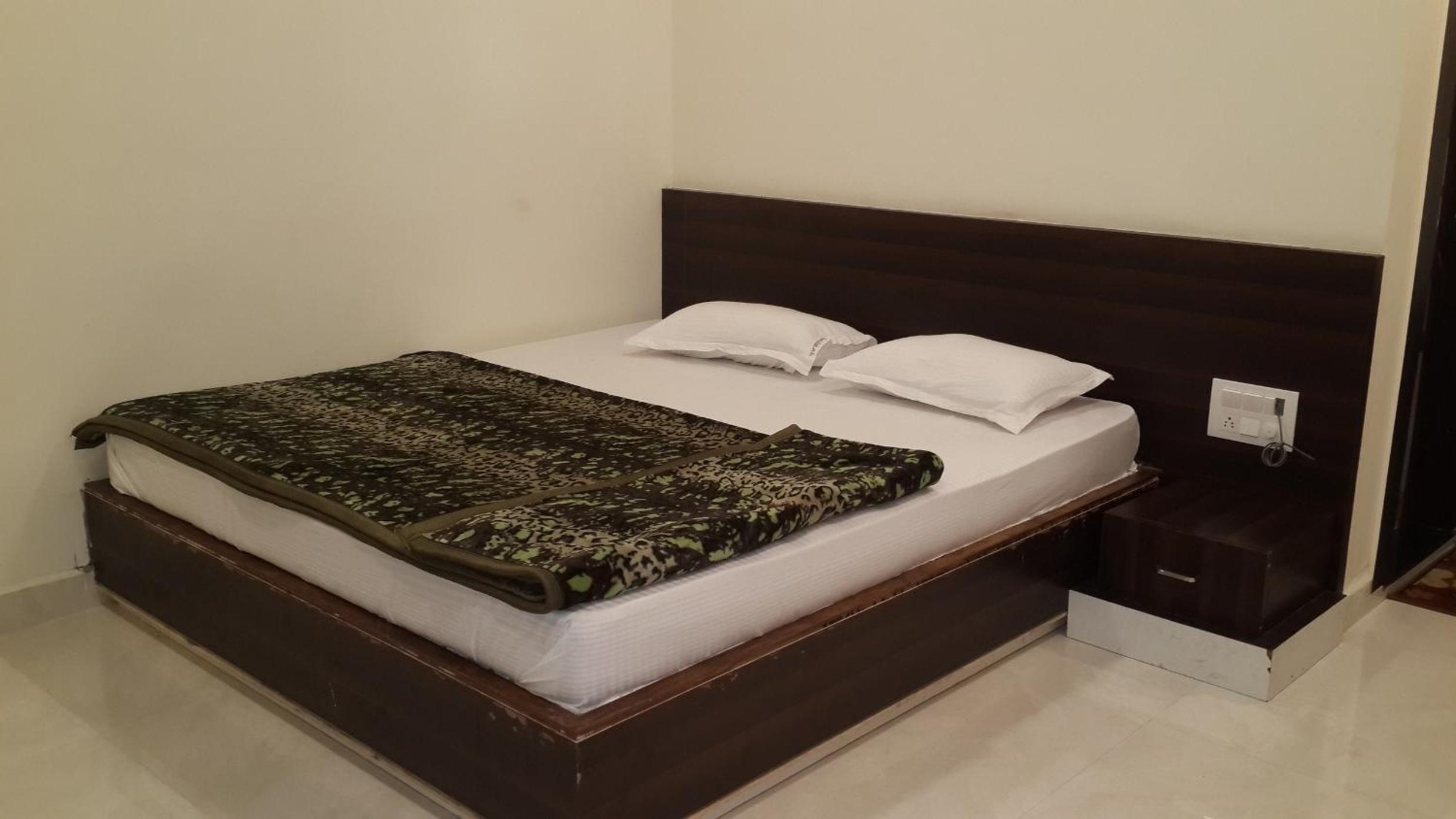 Deluxe Double Room photo 3