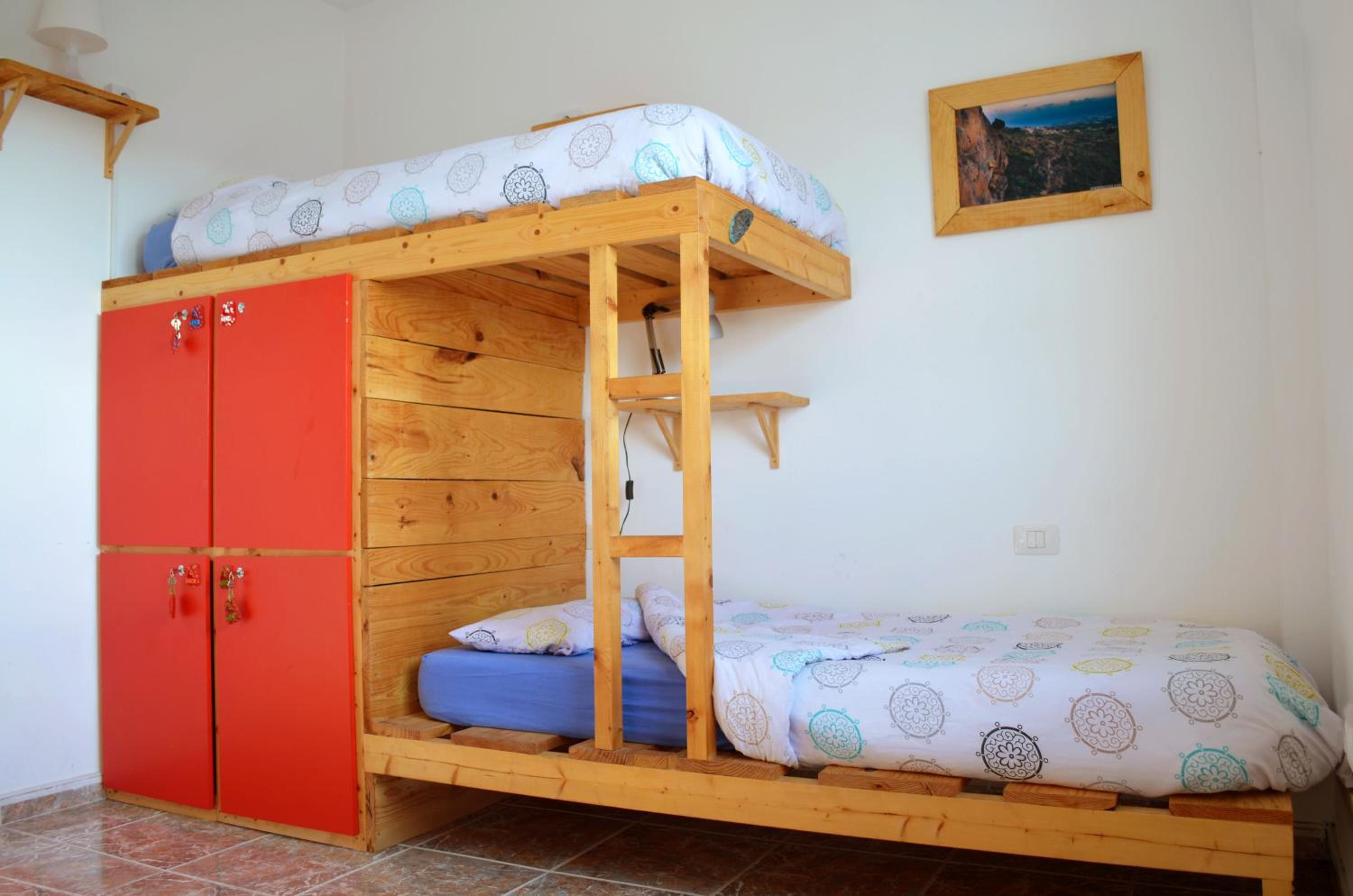 Single Bed in 4-Bed Dormitory Room photo 2