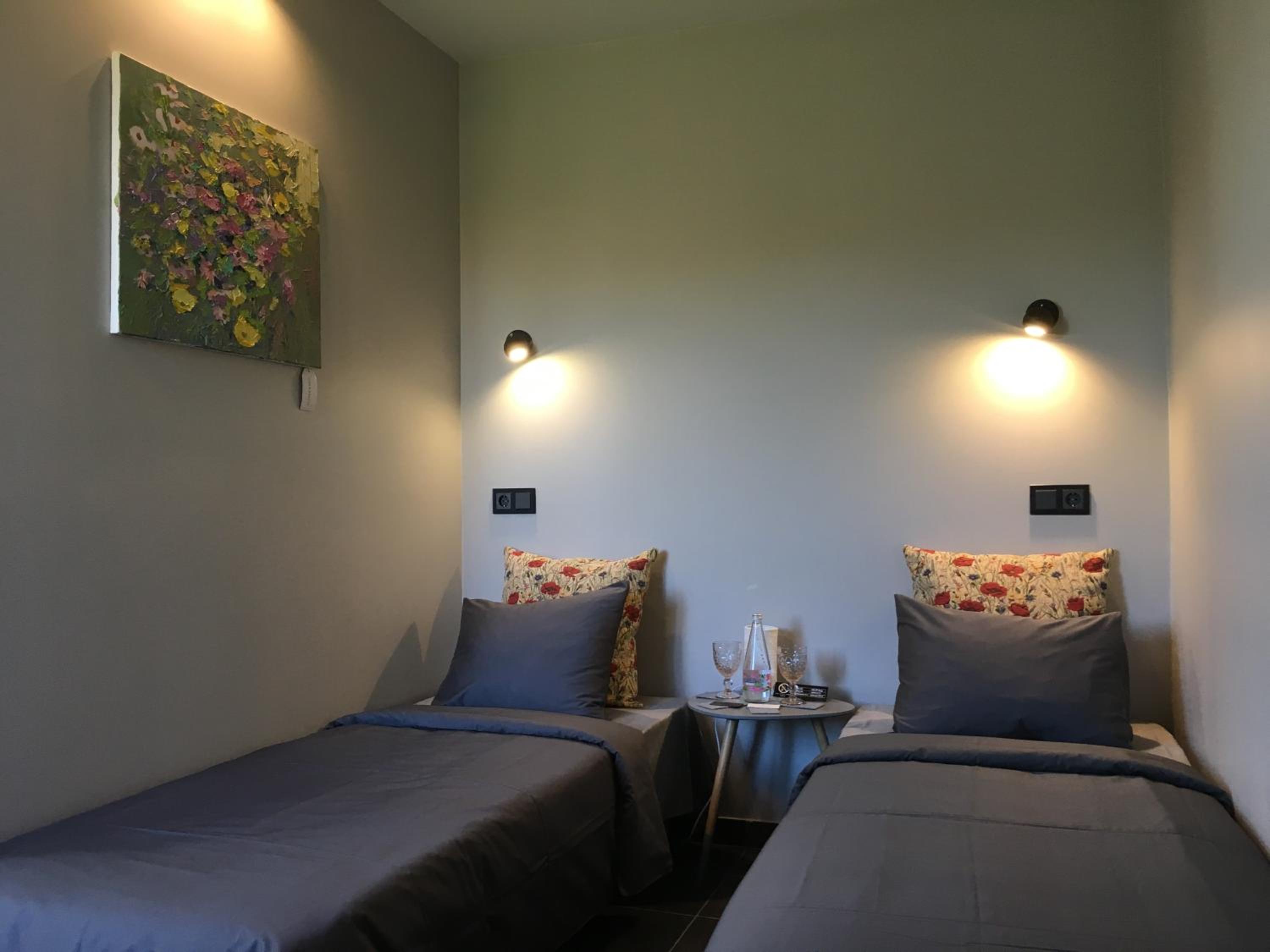 Economy Twin Room photo 1