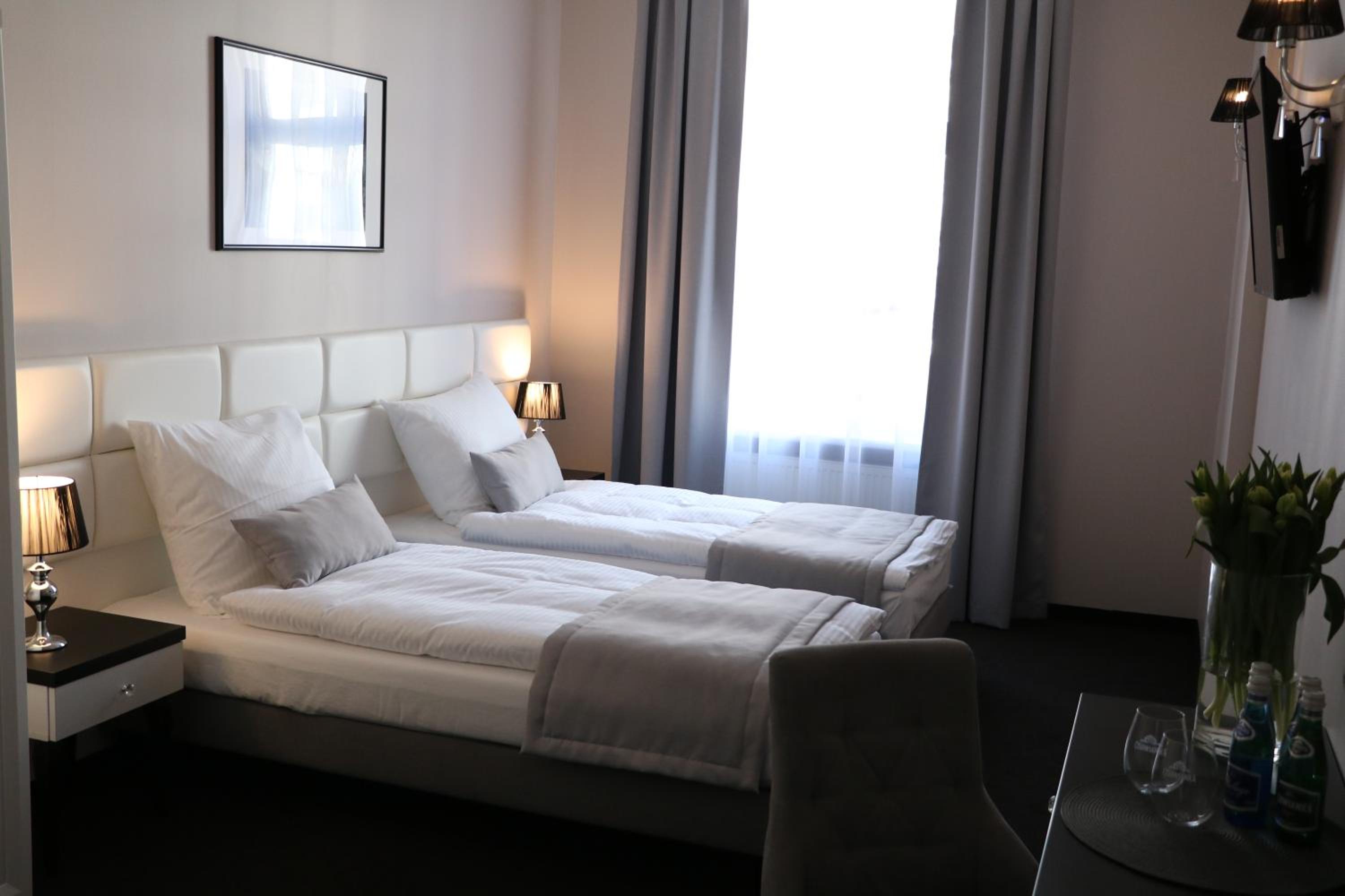 Superior Twin Room - Photo 4