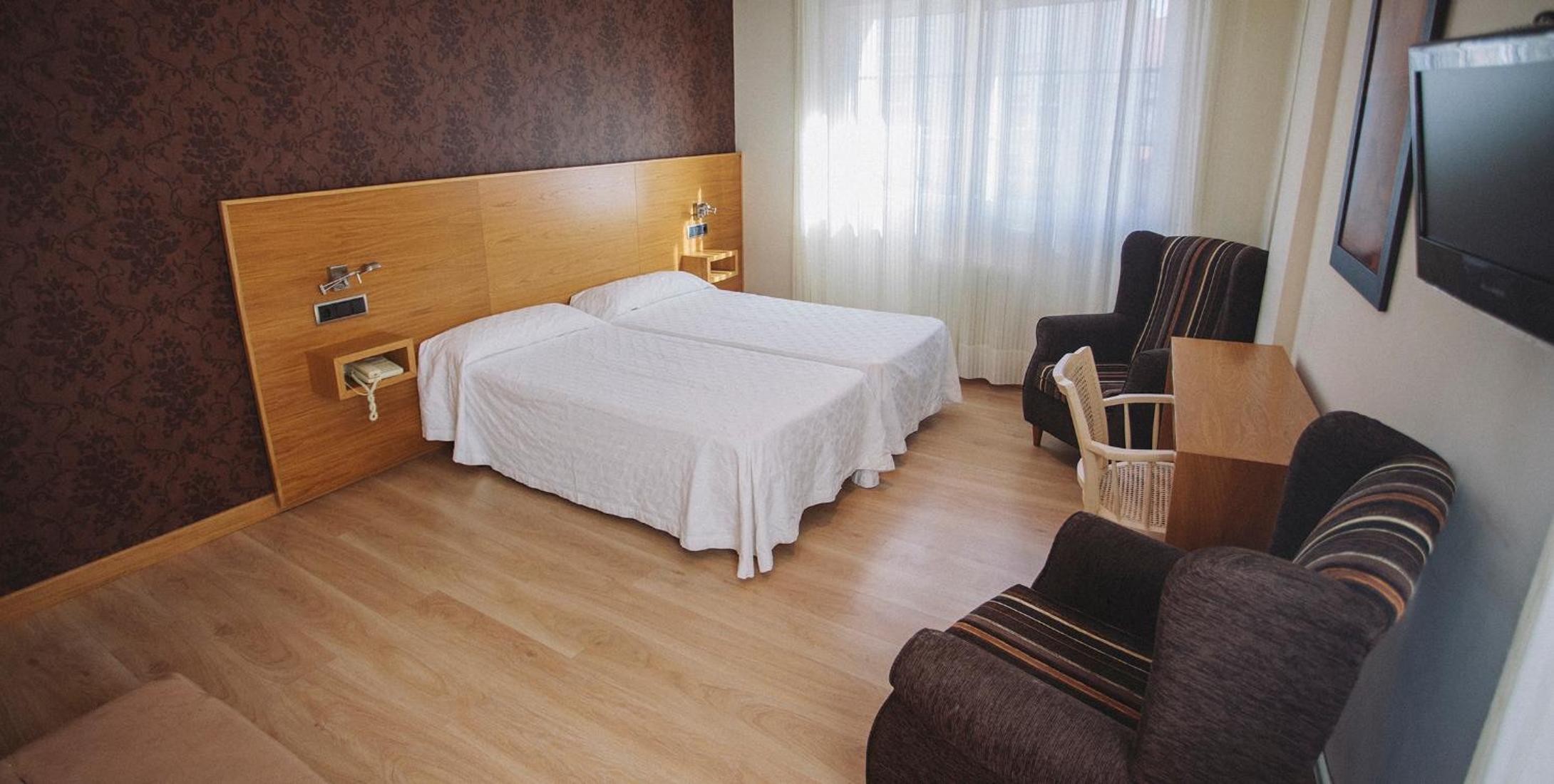 Superior Double or Twin Room photo 2