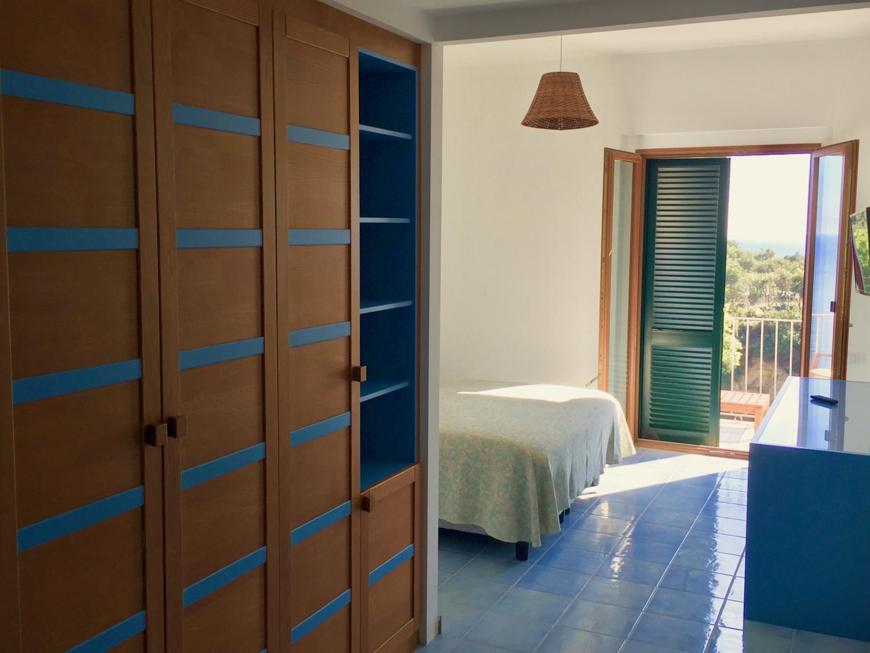 Superior Double Room with Side Sea View - Photo 9