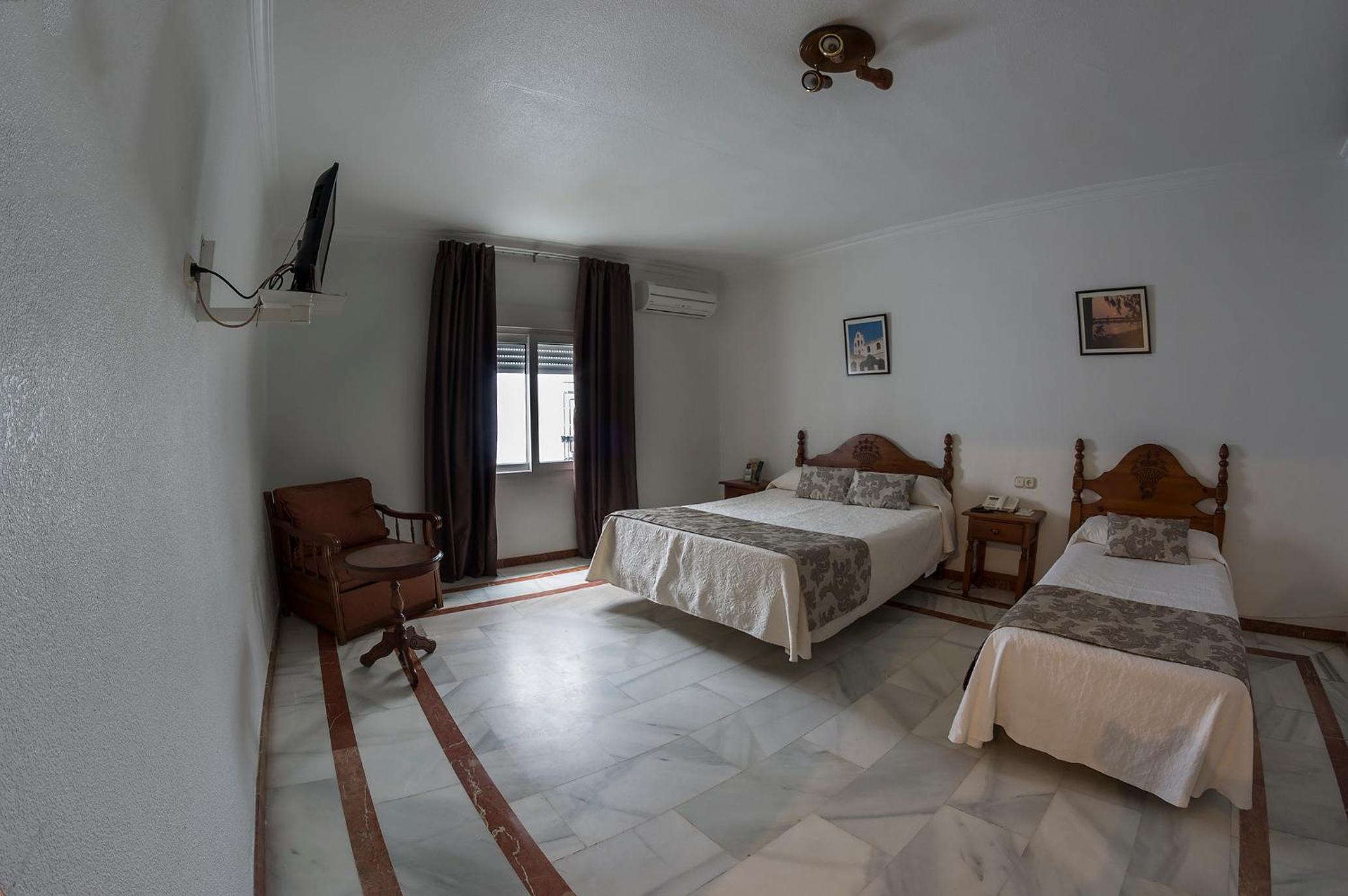 Triple Room photo 2