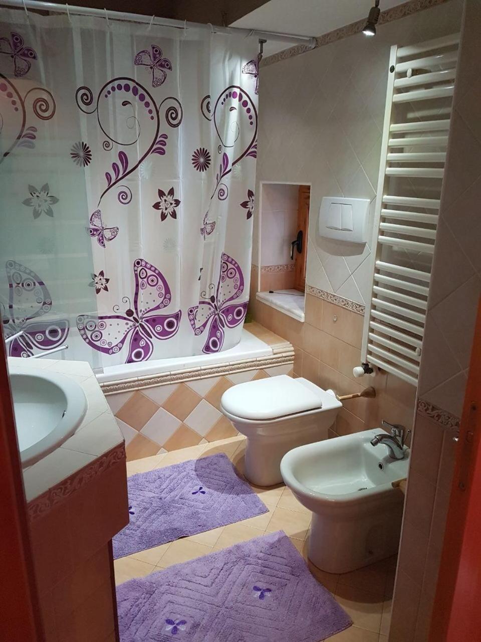 Single Room With Shared Bathroom photo 3