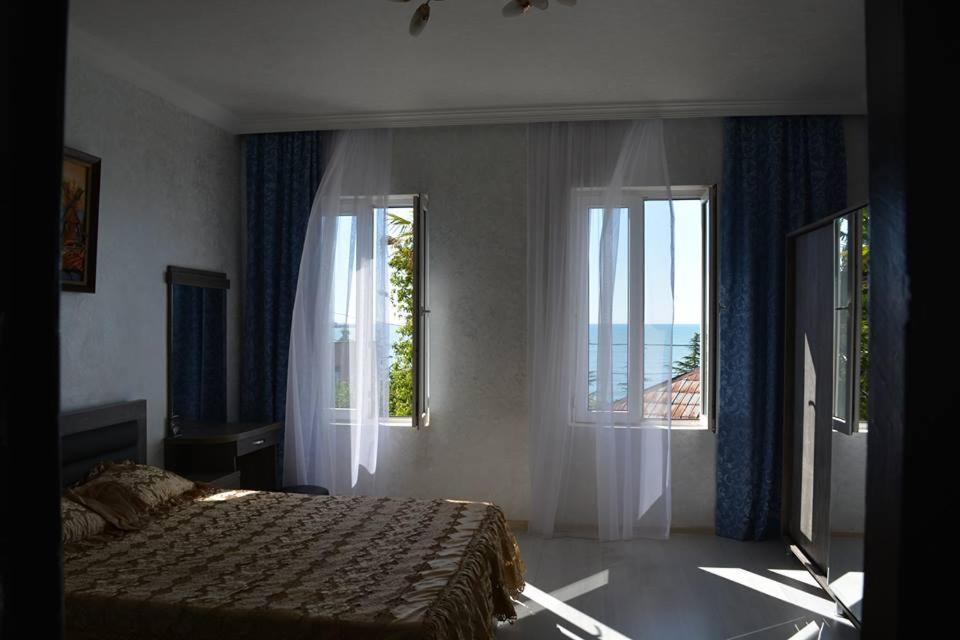 Standard Triple Room with Sea View photo 2