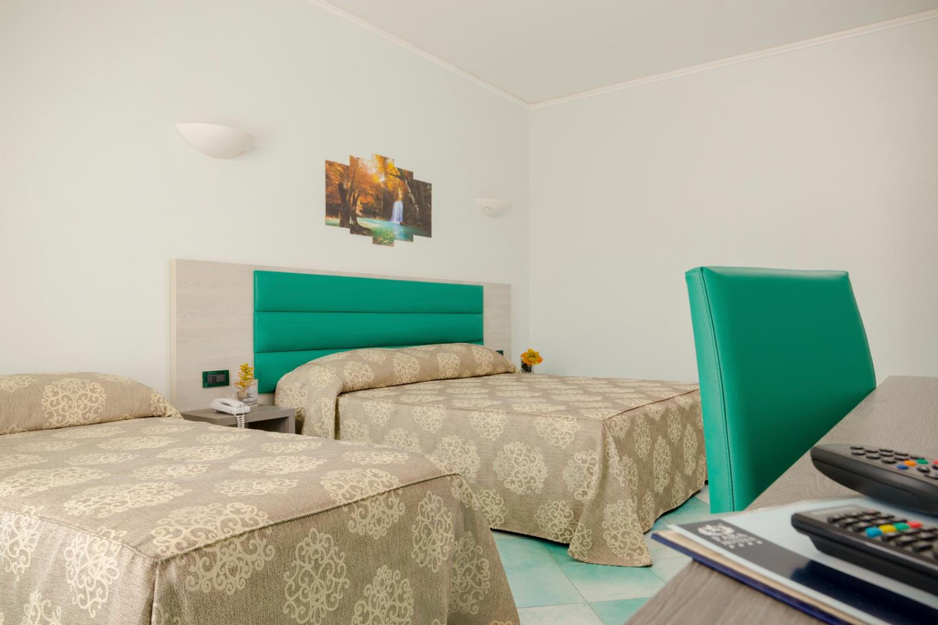 Family Room with Balcony photo 2