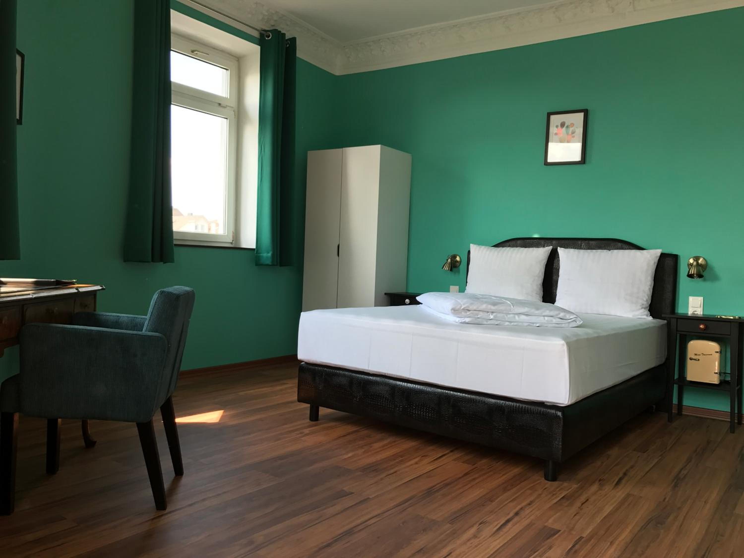 Double Room - Photo 16