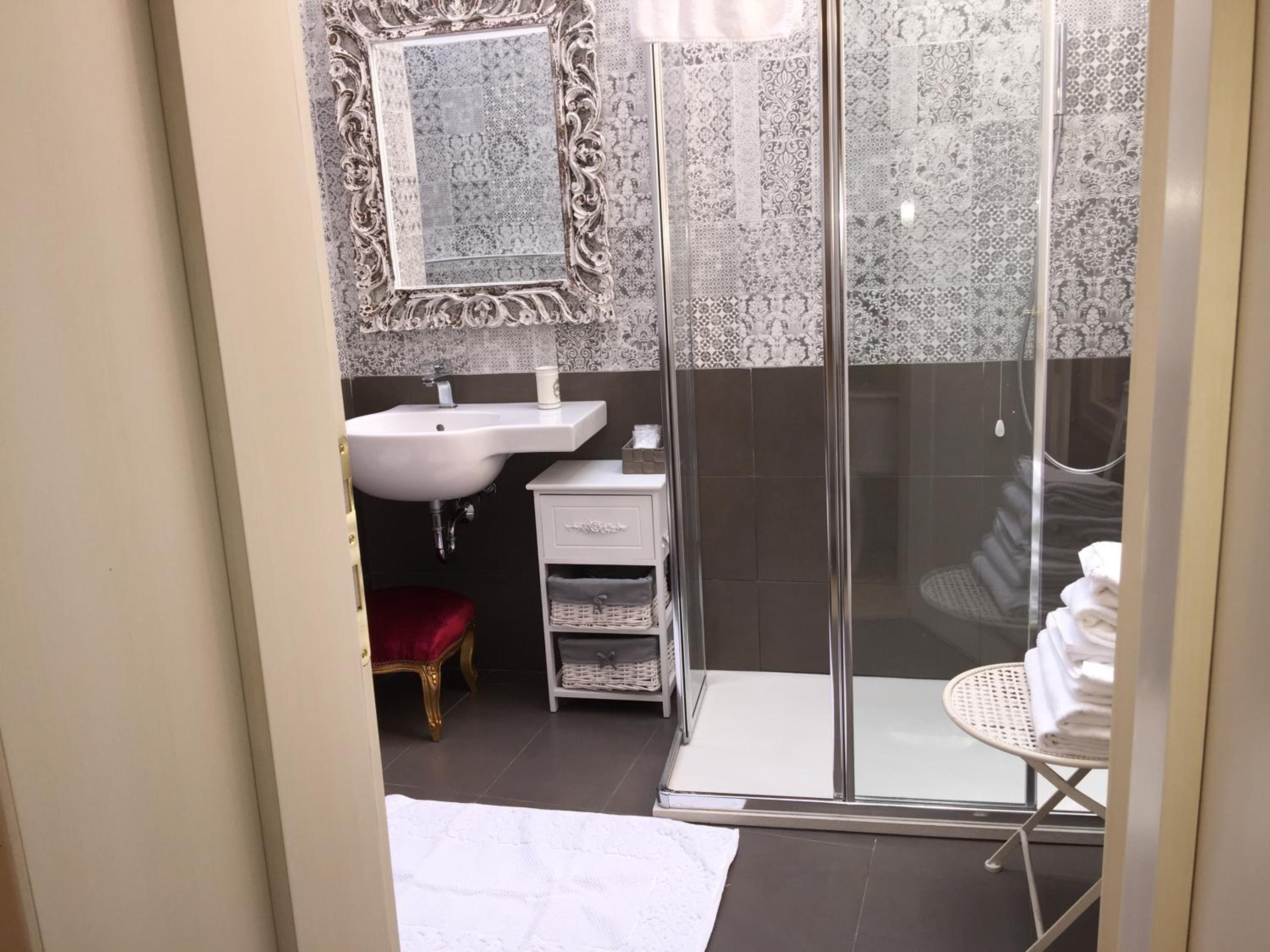 Double or Twin Room with Balcony photo 3