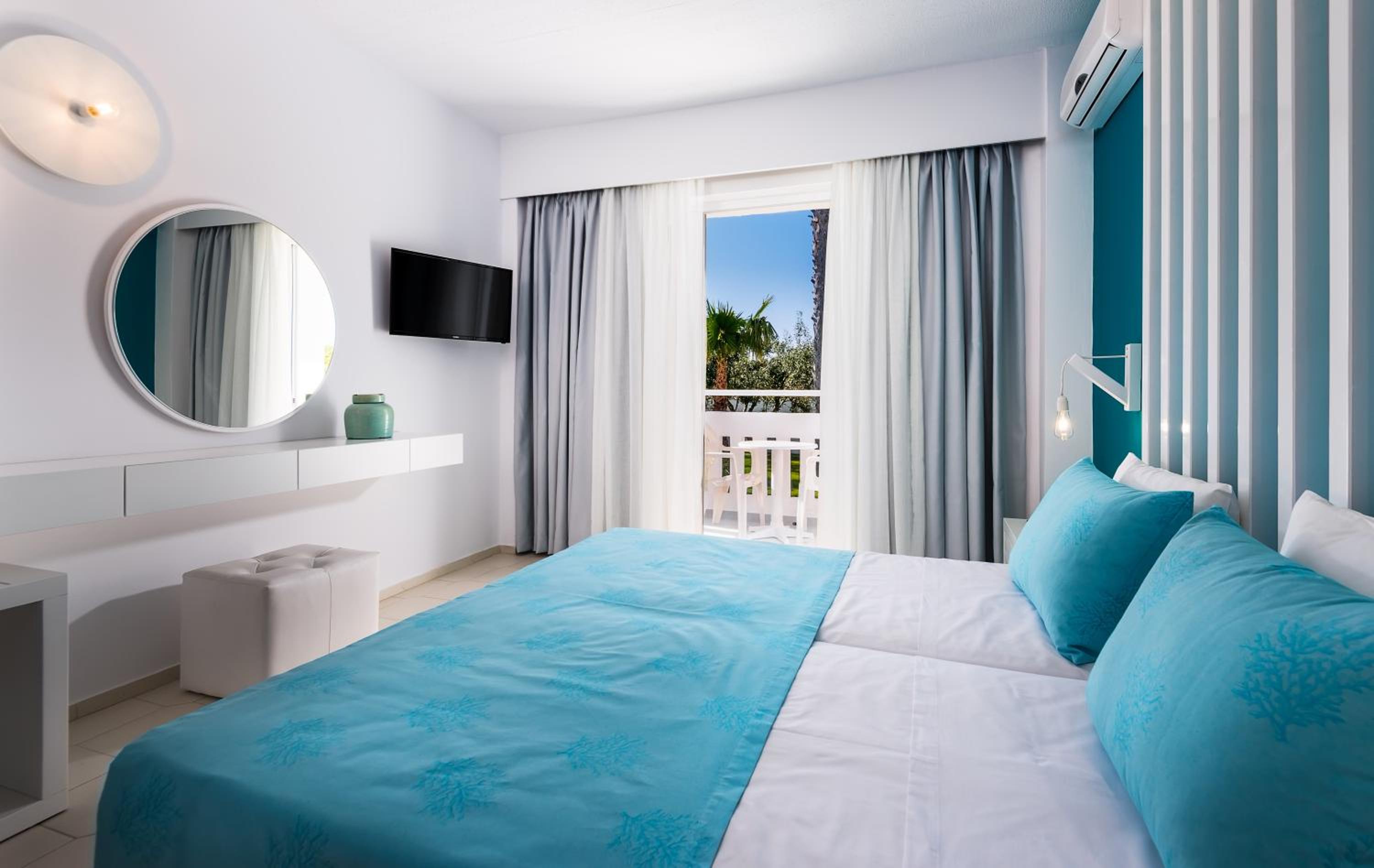 Standard Double or Twin Room - Photo 7