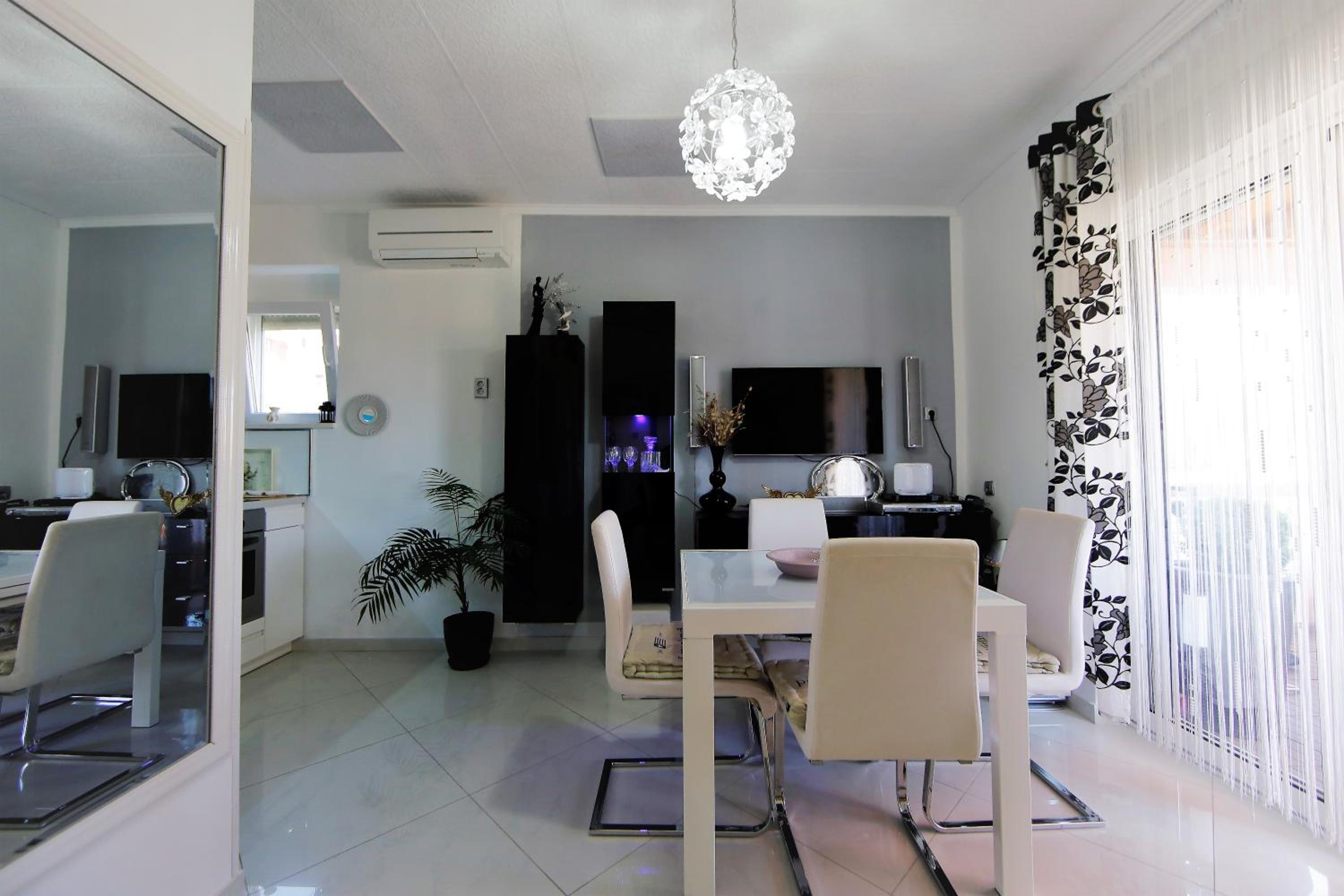 Two-Bedroom Apartment with Terrace photo 2