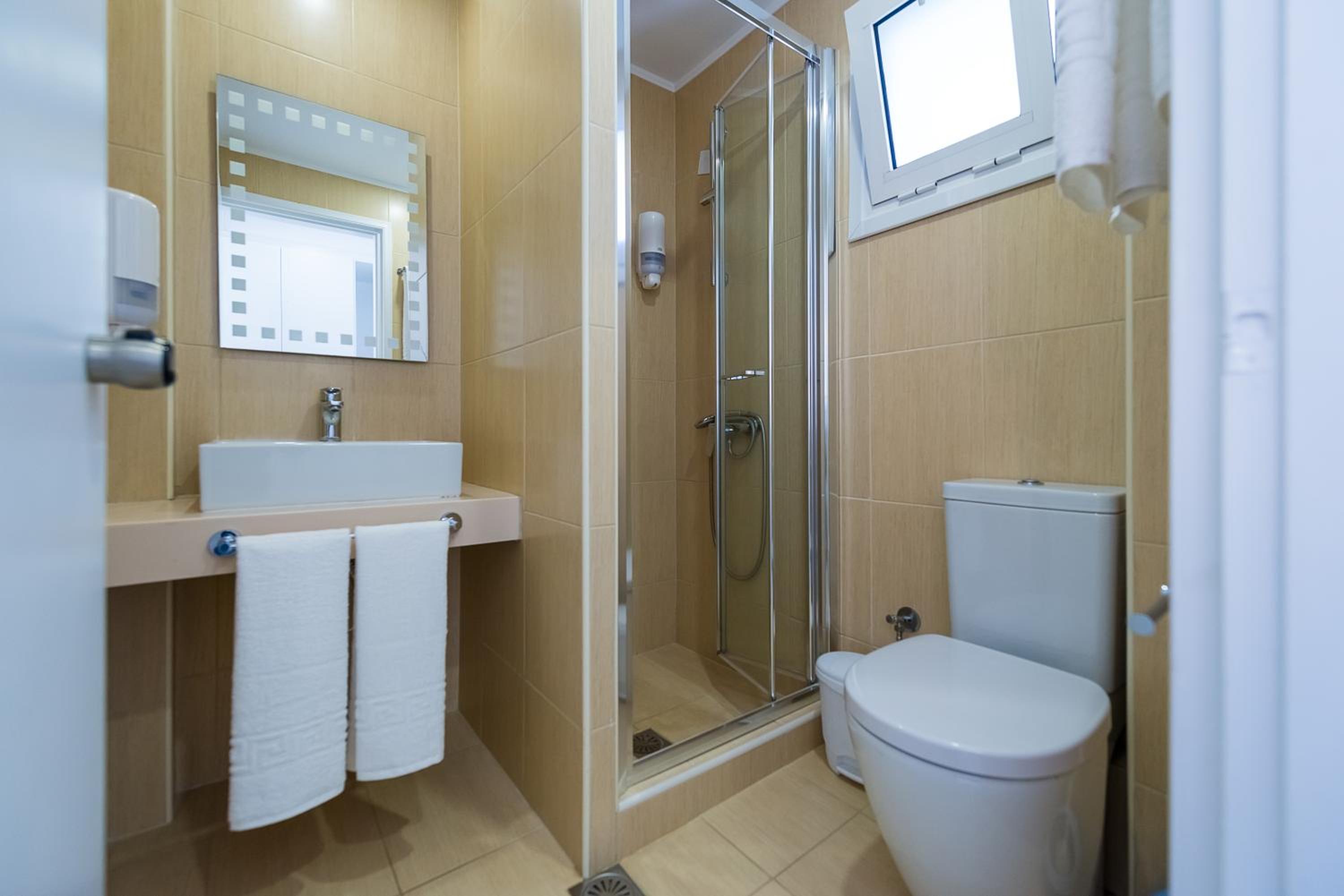 Standard Double or Twin Room - Photo 2