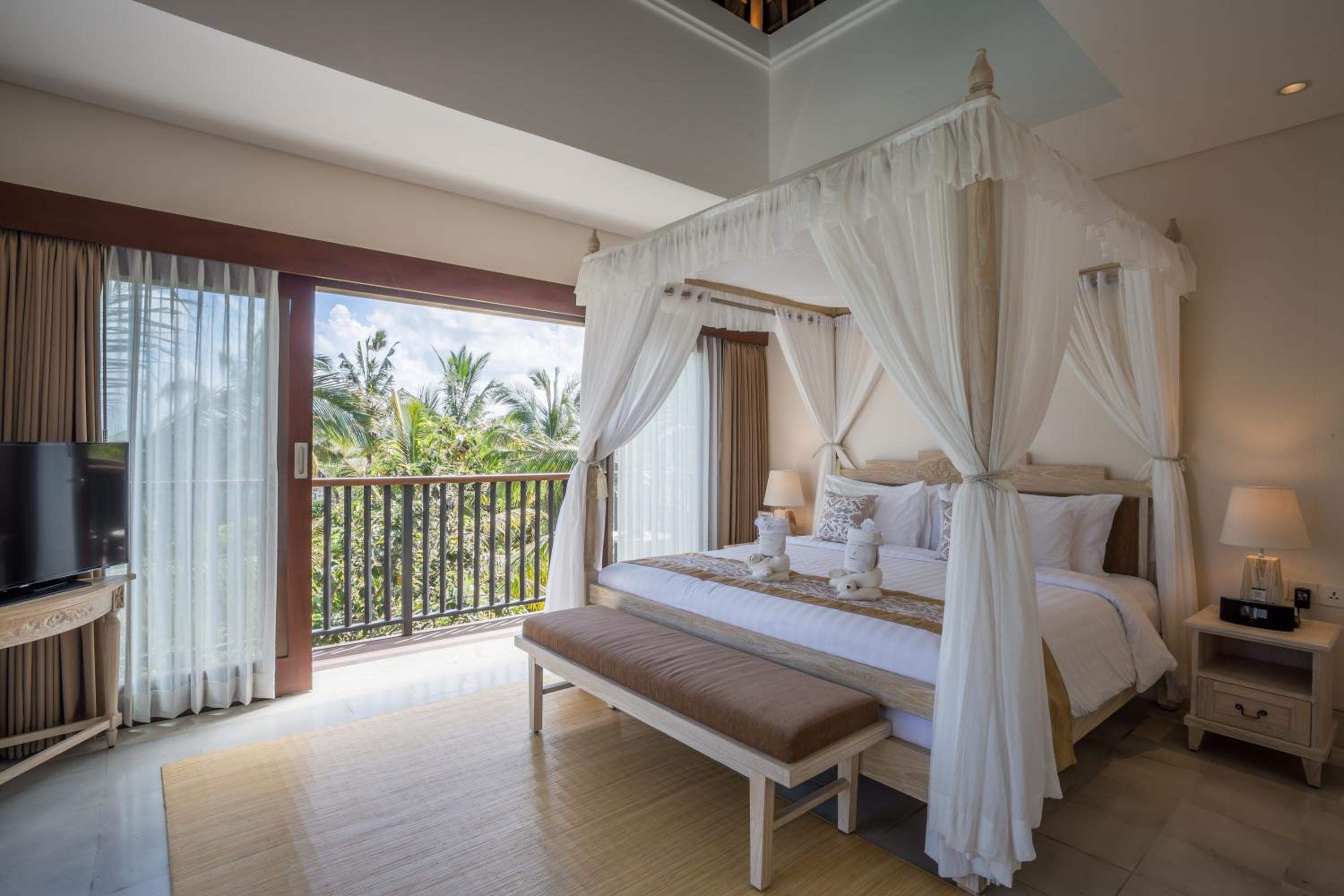 Two-Bedroom Sky Infinity Pool Villa