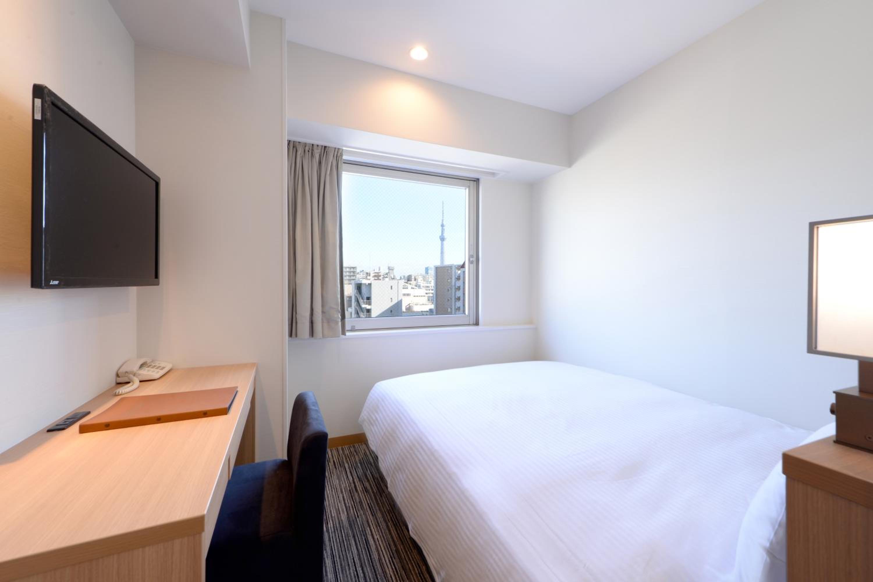 Renovated Single Room - High Floor - Non-Smoking photo 1
