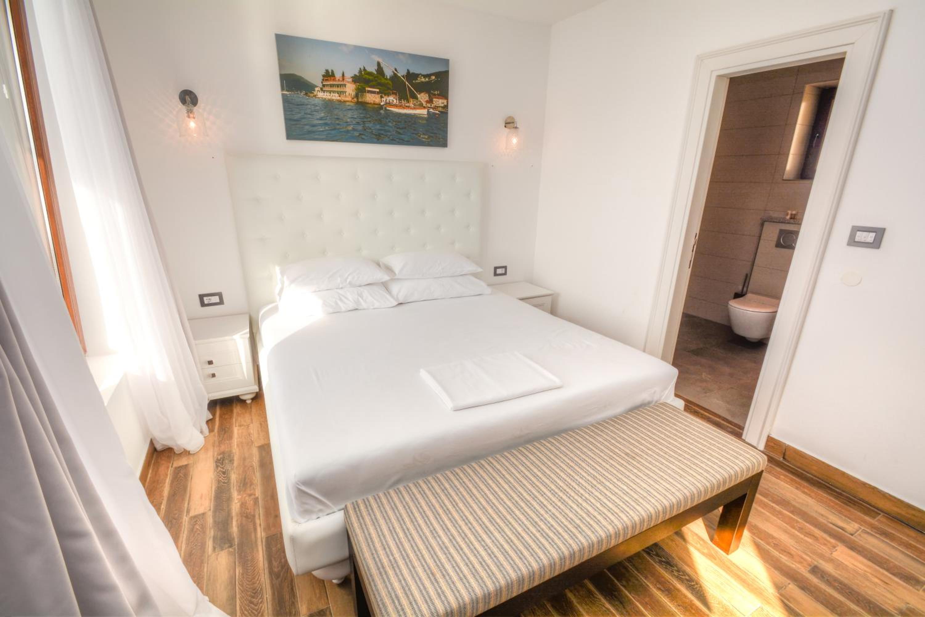Luxury Apartment with Sea View - Photo 17