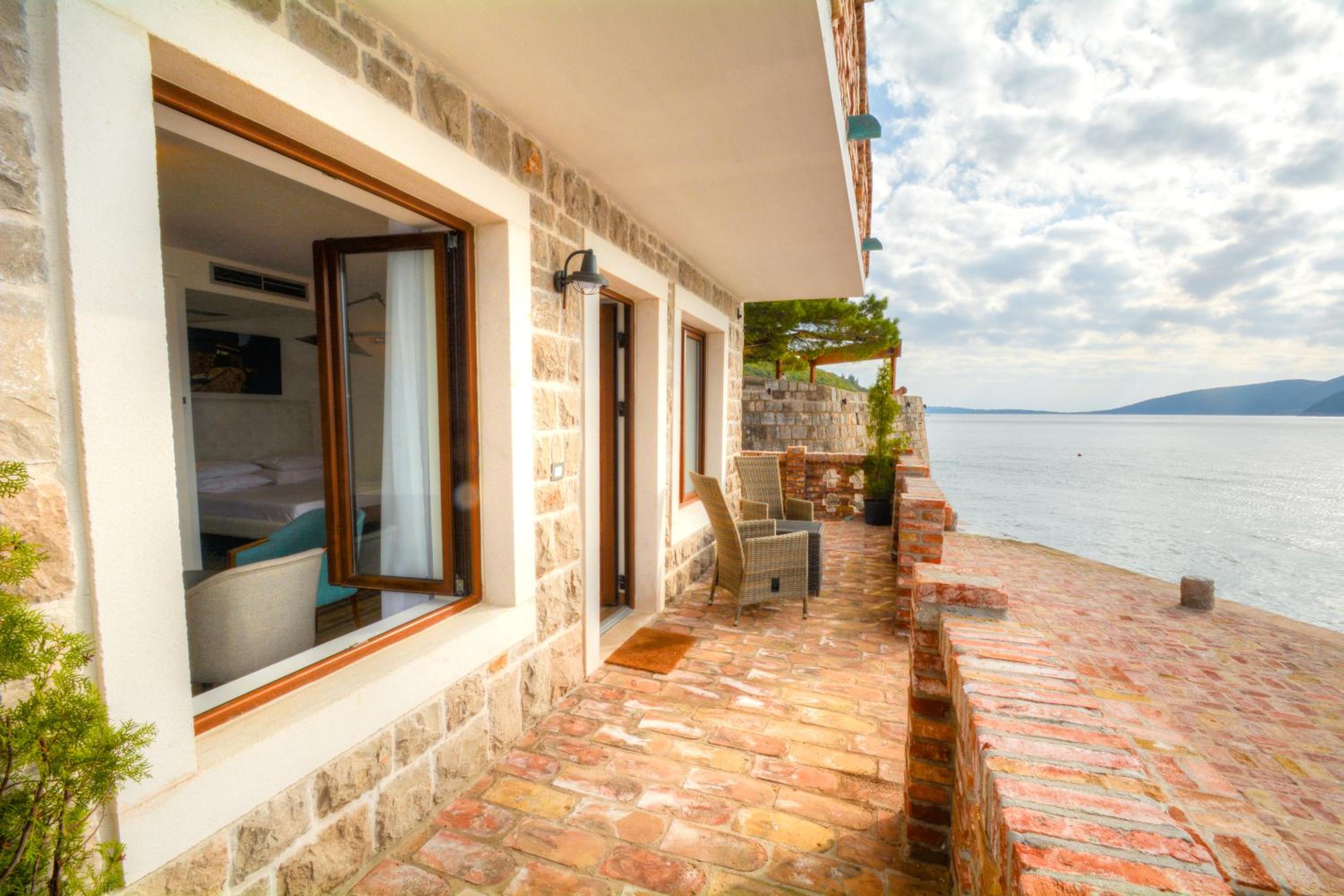 Luxury Apartment with Sea View - Photo 16