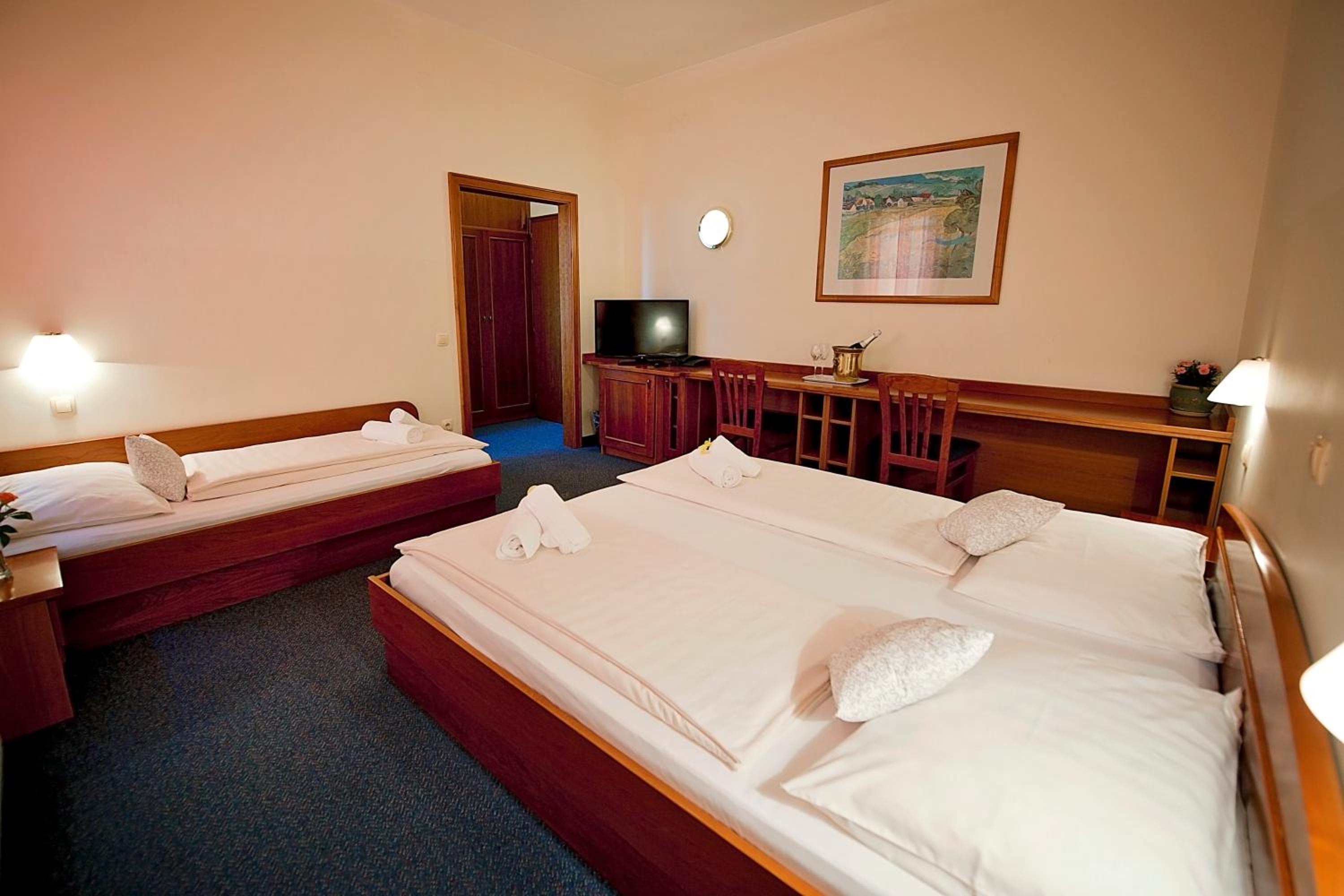 Triple Room - Photo 8