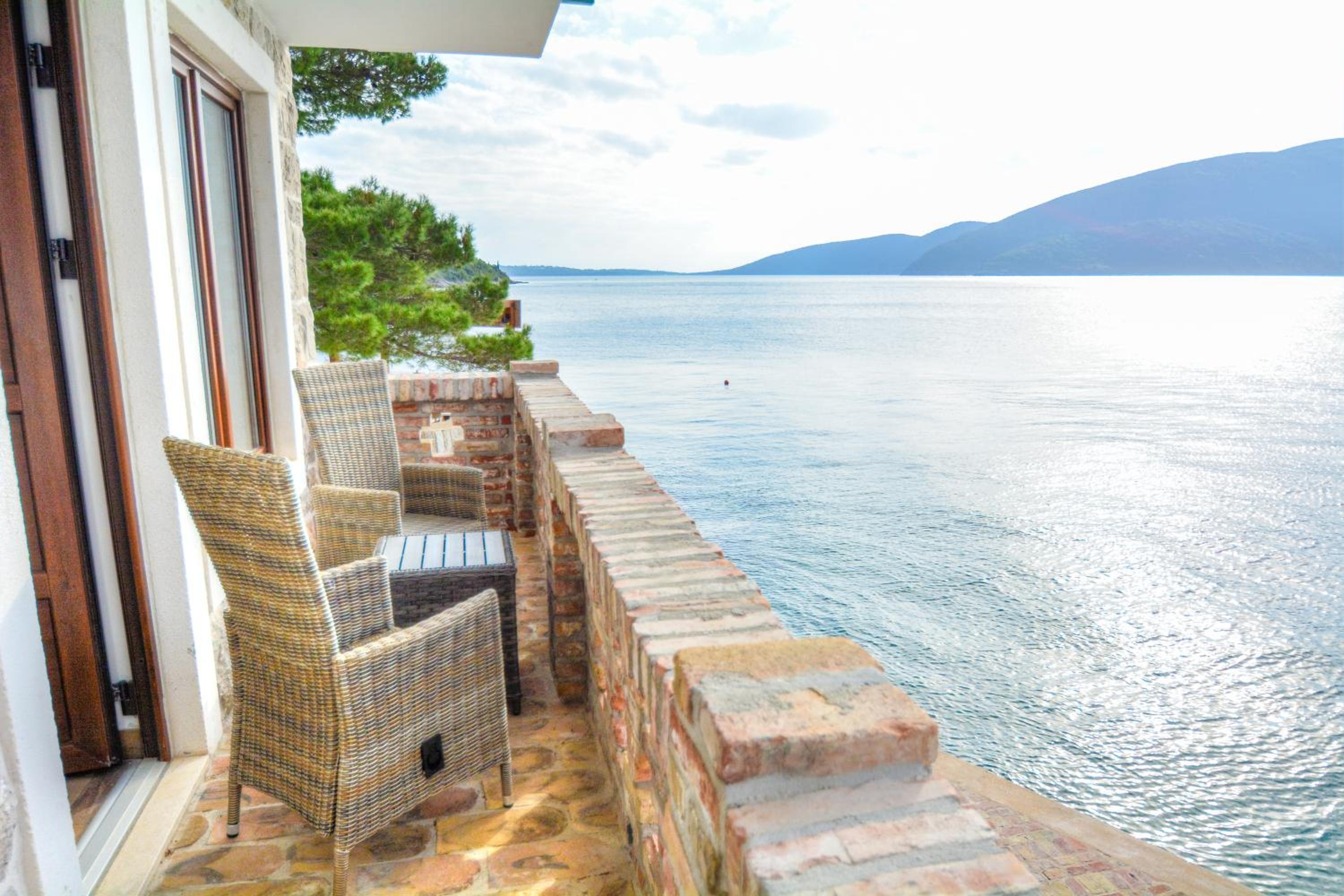 Luxury Apartment with Sea View - Photo 15