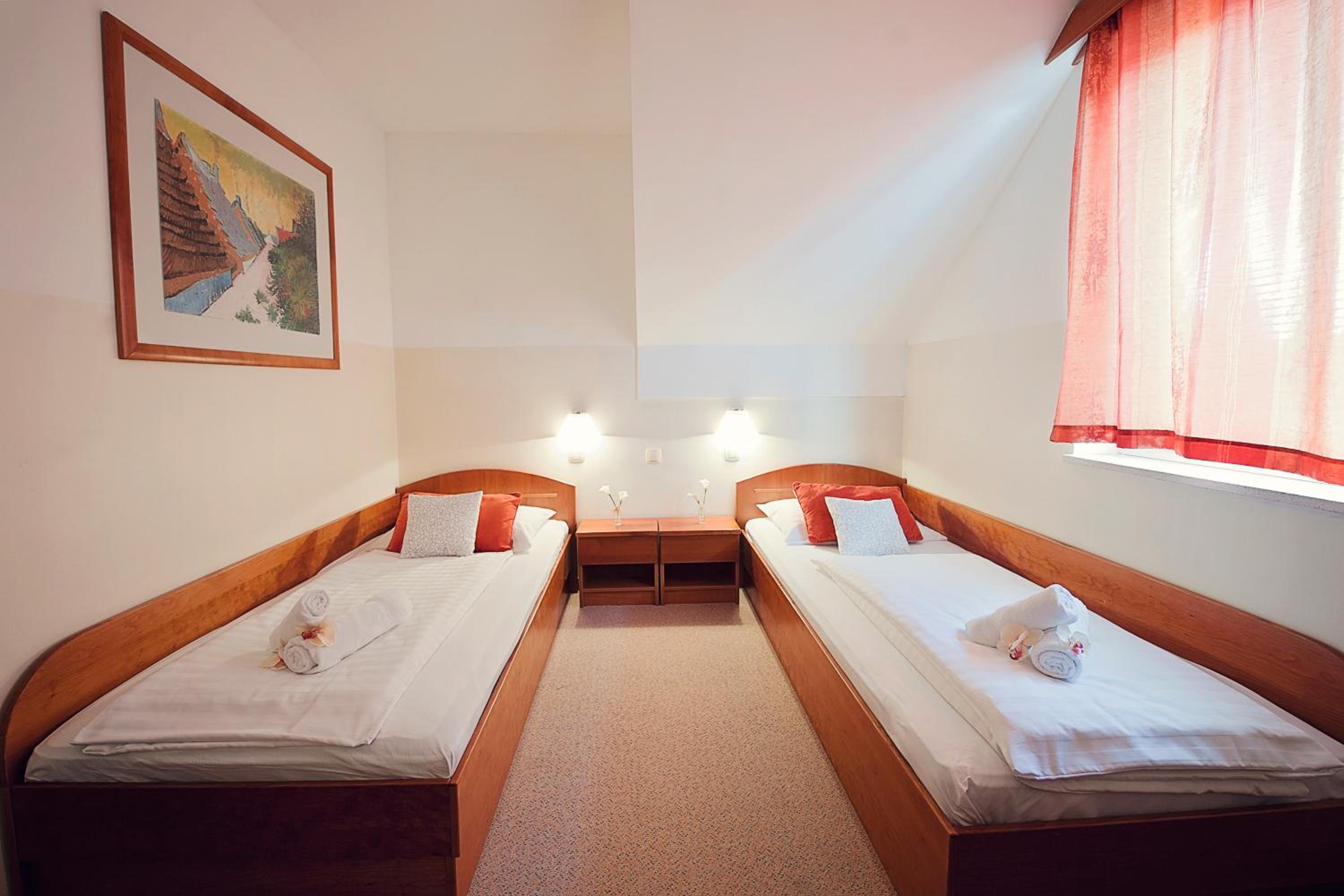 Double or Twin Room - Main Building - Photo 5